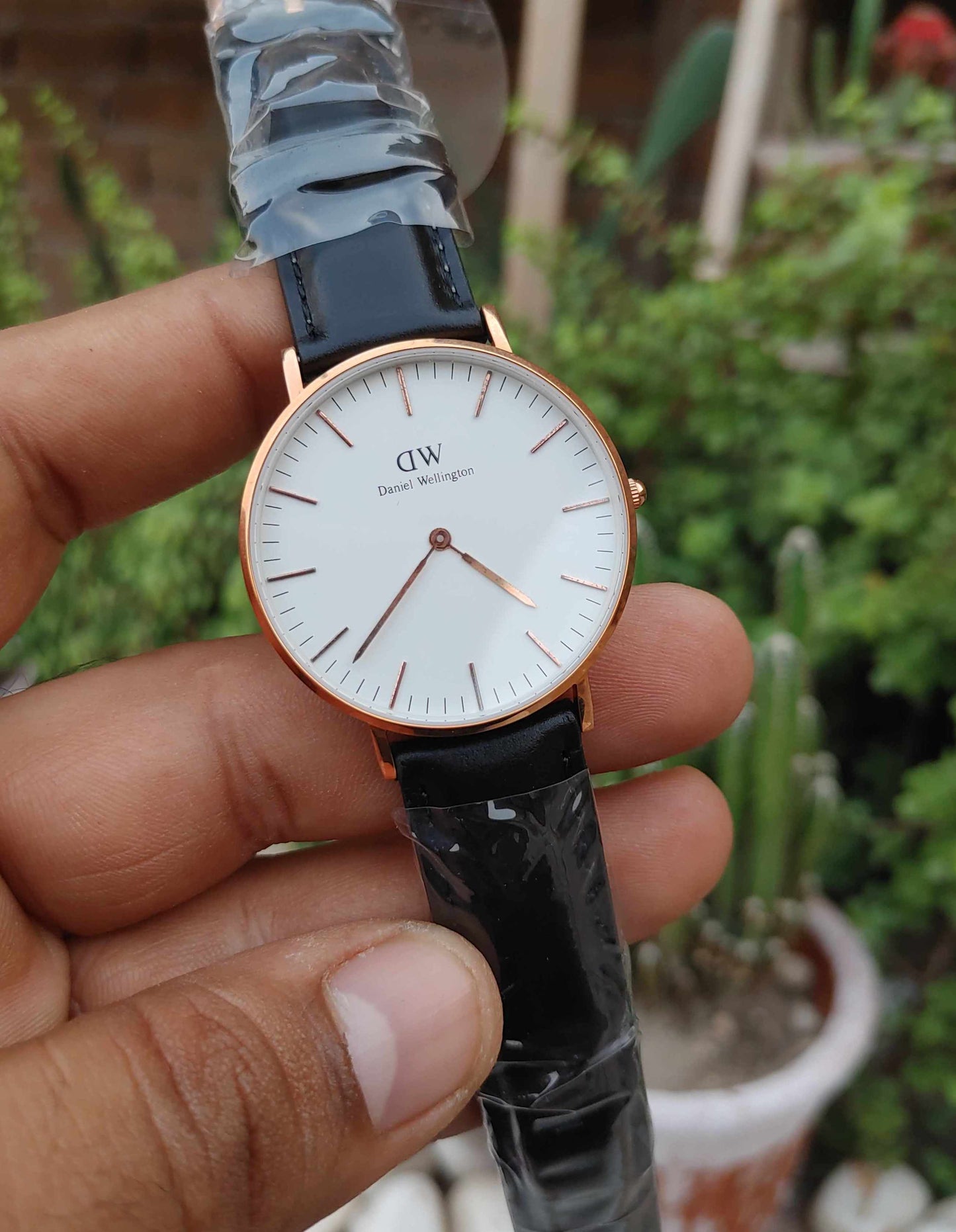 Daniel Wellington Leather Strap Wrist Watch For Men