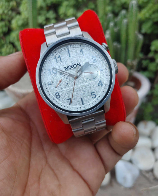 Nixon Date Graph Pre loved Watch