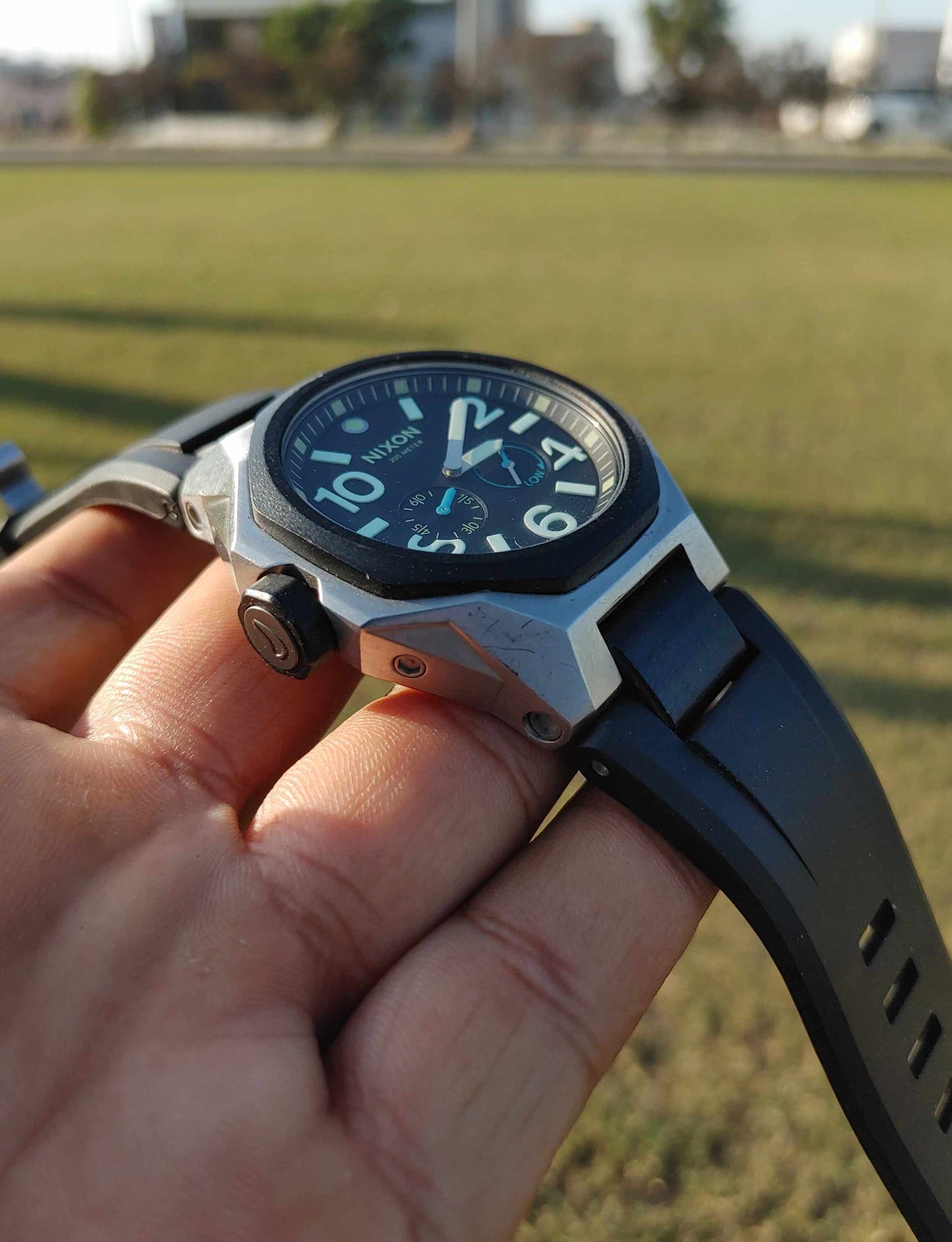 Nixon Rubber Strap Heavy Dial Watch For Men Low and High Indicator