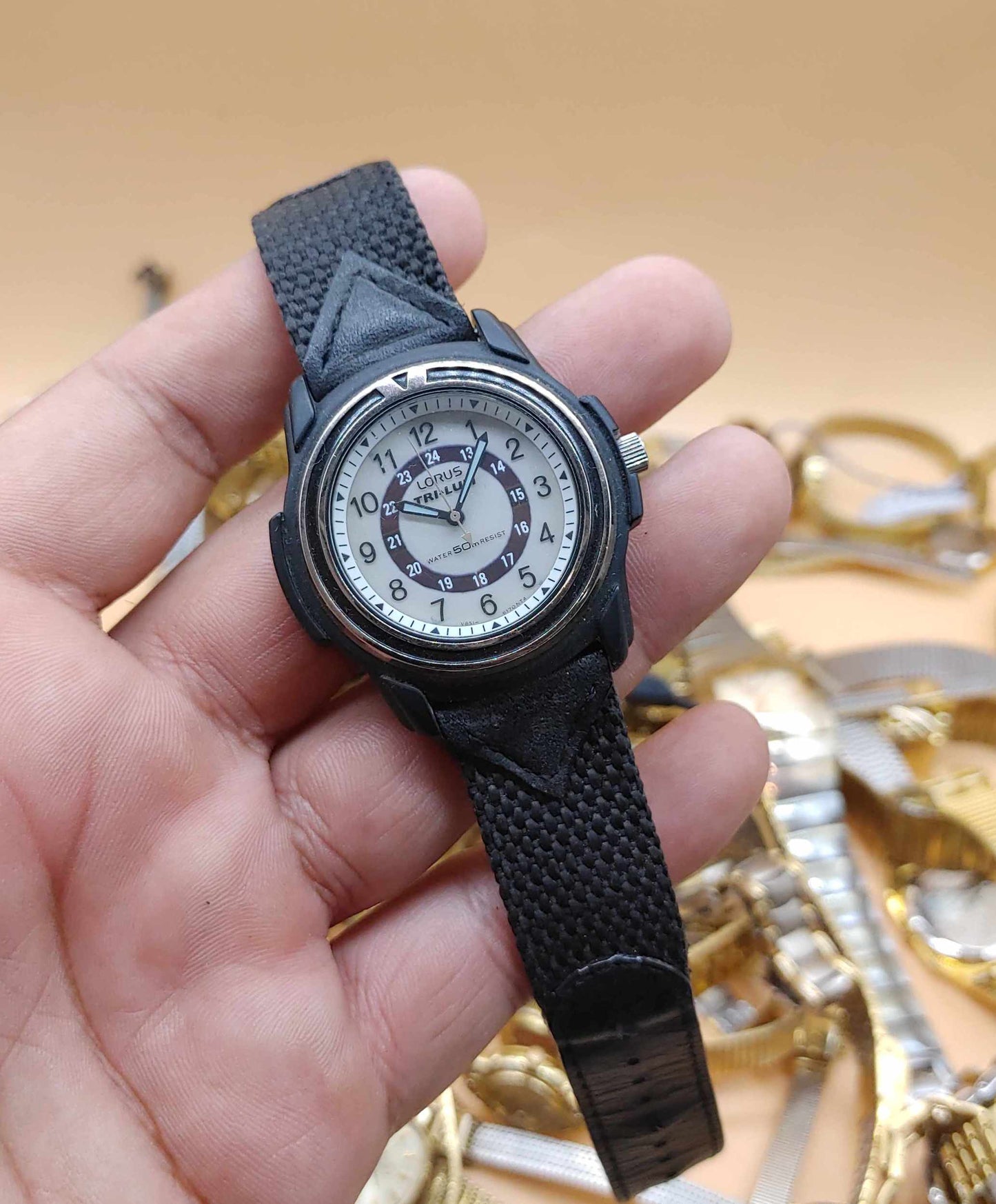 Mix Lot of 30 Plus Men Women Vintage Watches