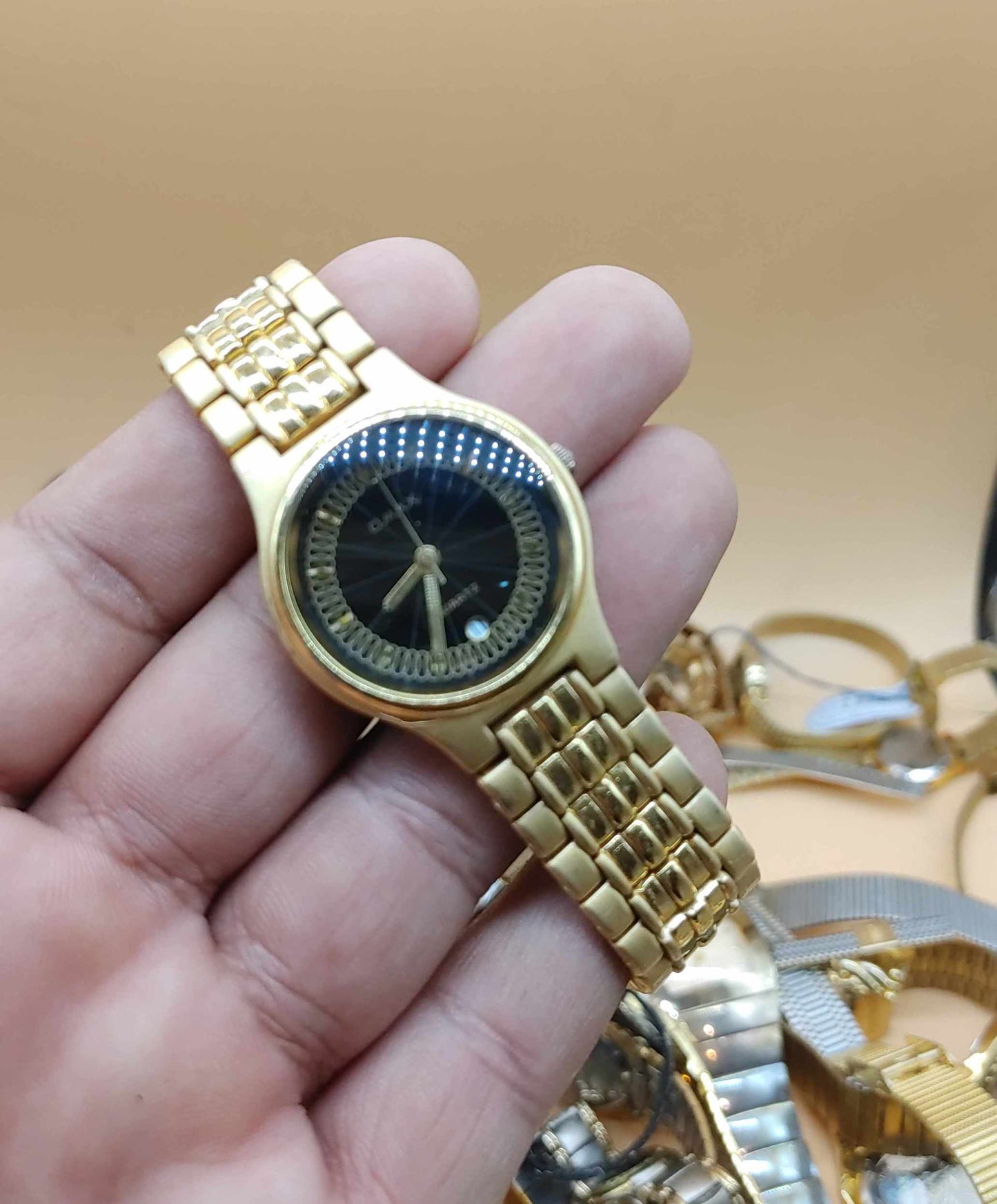 Mix Lot of 30 Plus Men Women Vintage Watches