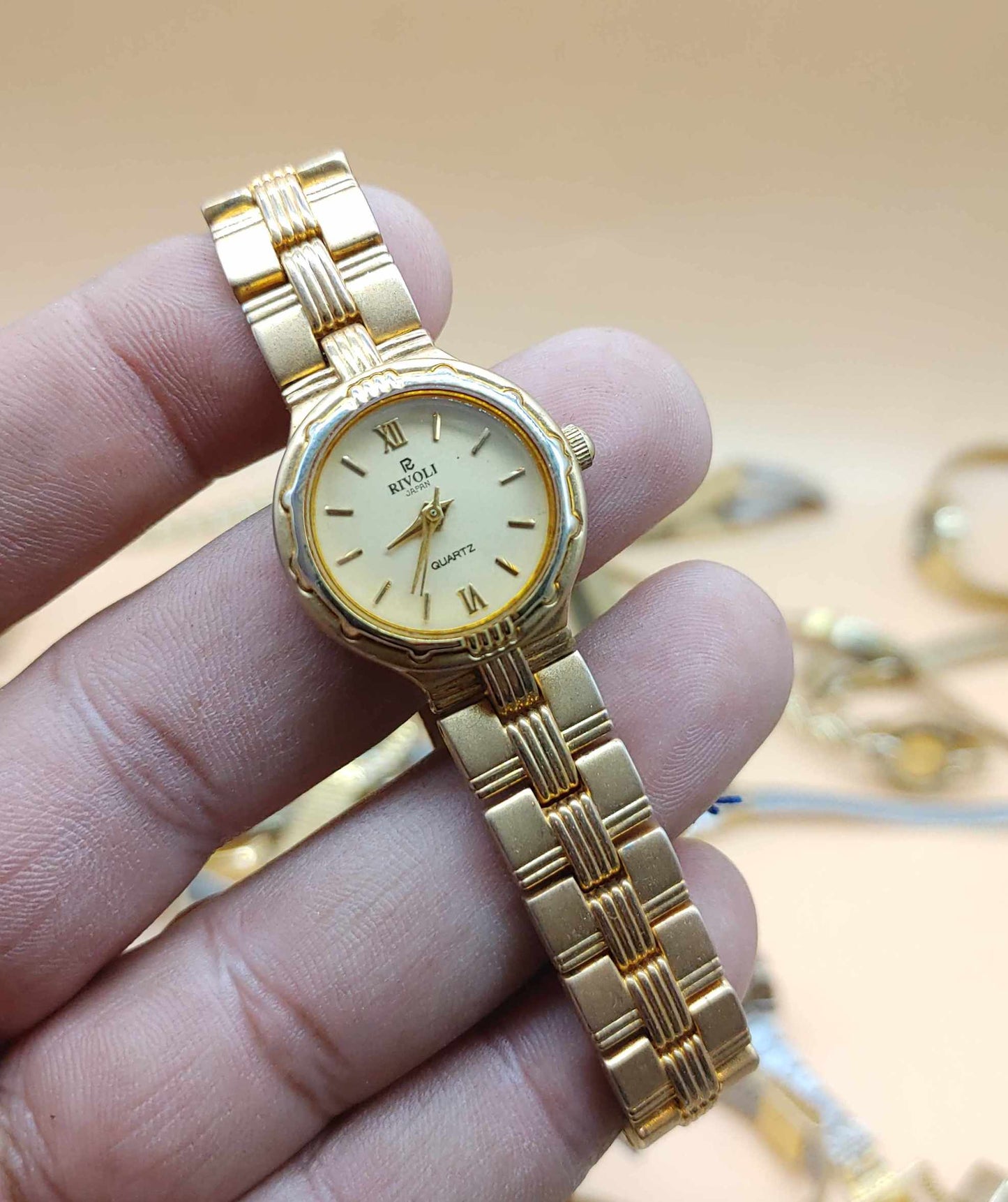 Mix Lot of 30 Plus Men Women Vintage Watches