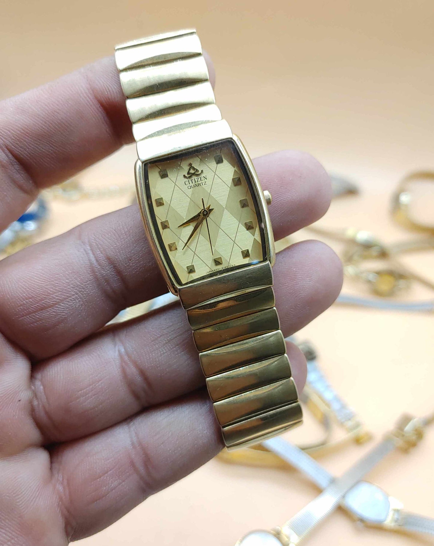 Mix Lot of 30 Plus Men Women Vintage Watches