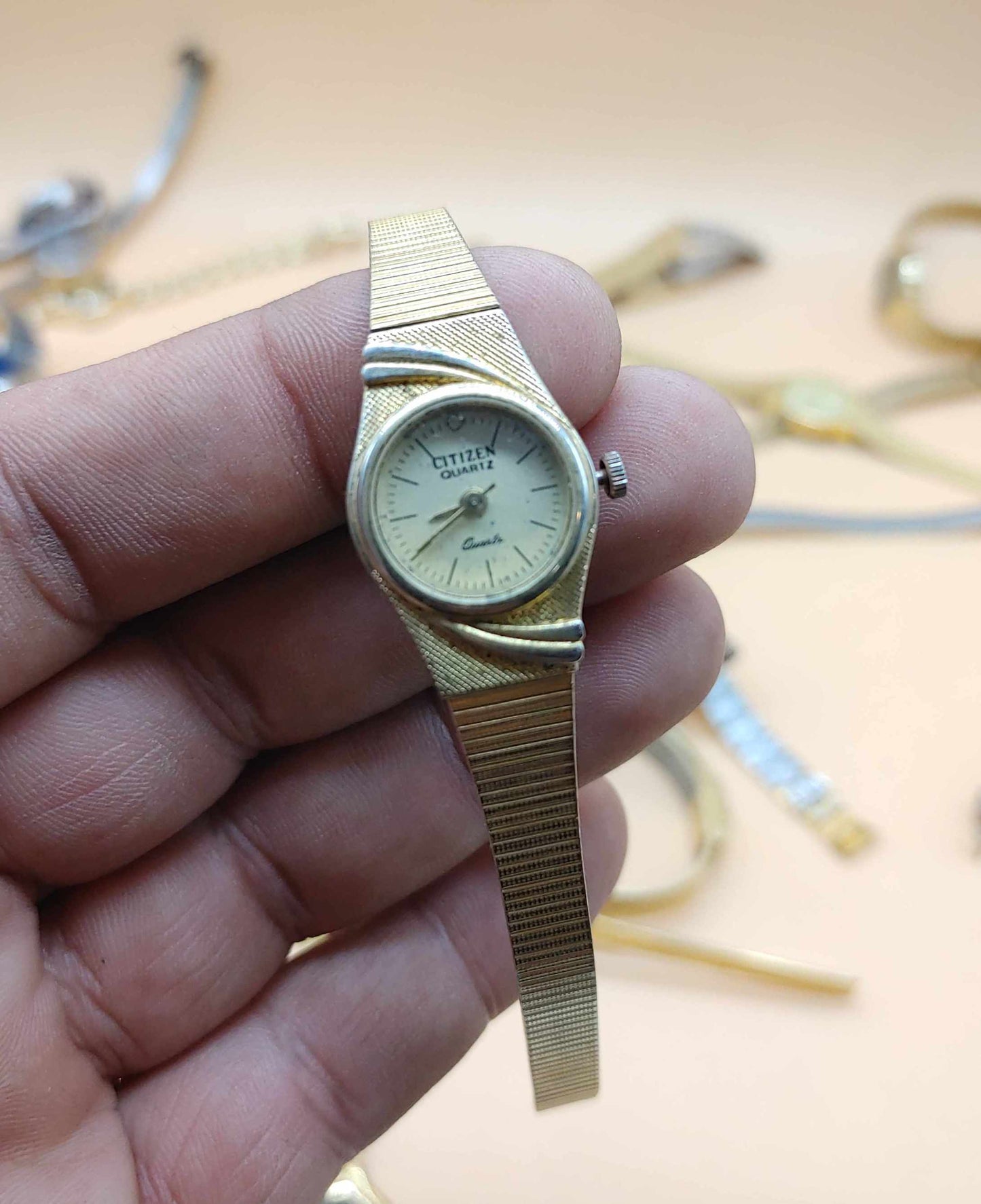 Mix Lot of 30 Plus Men Women Vintage Watches