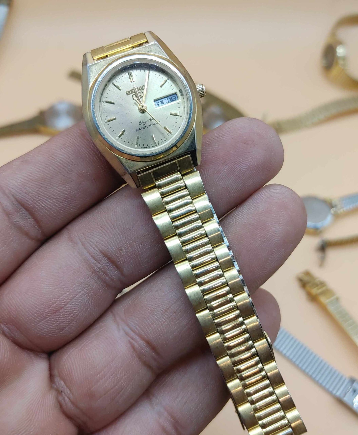 Mix Lot of 30 Plus Men Women Vintage Watches
