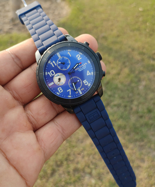 Tommy Hilfiger Black Case Blue Rubber Strap Date o Graph Watch For Men Quartz Japan Movement
