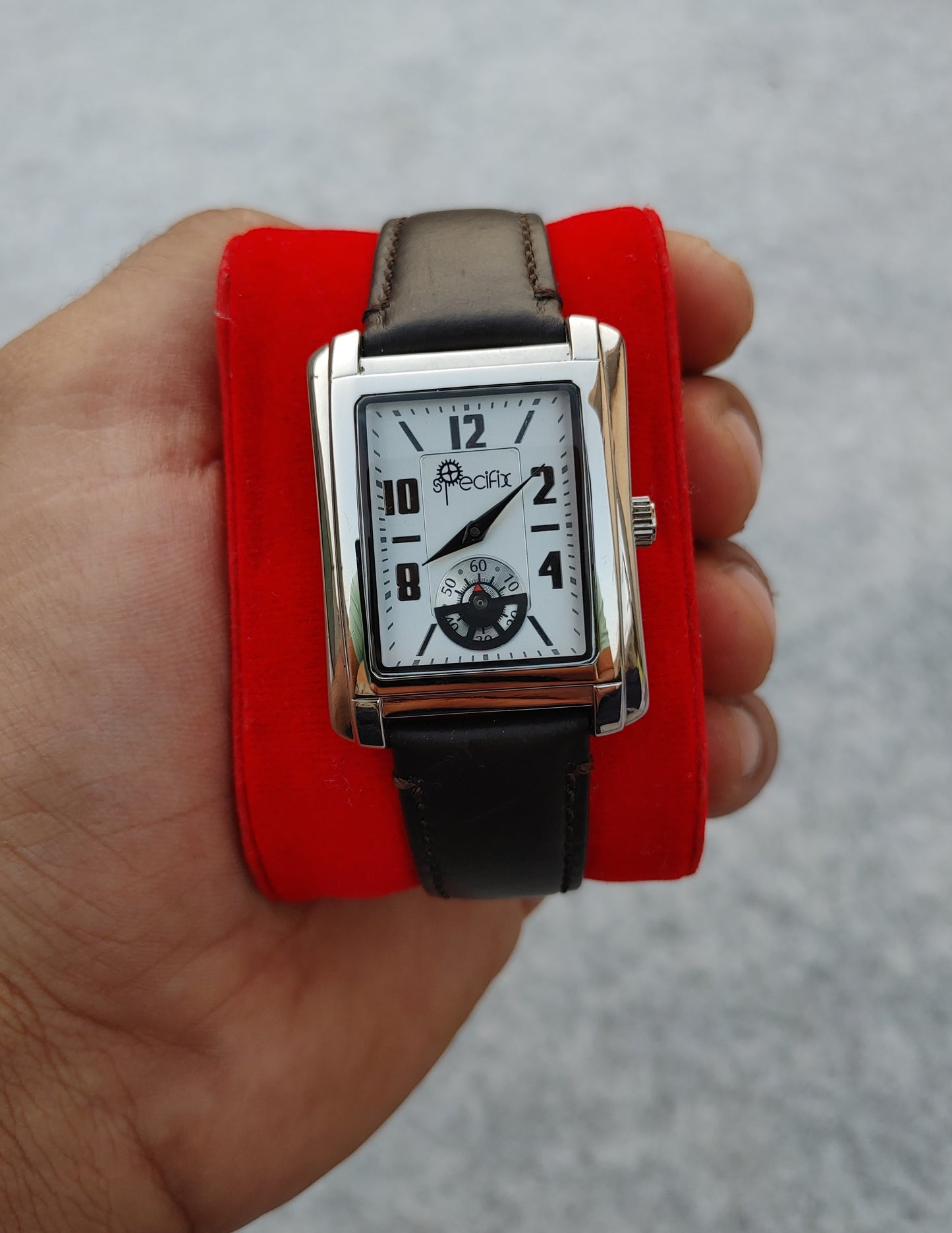 Specifix Down Indicator Men's Leather Strap Watch