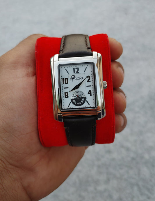Specifix Down Indicator Men's Leather Strap Watch