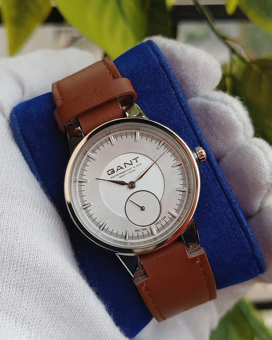 GANT Men's Battery-Powered Quartz Wristwatch – Silver Brown Strap, Model W70491