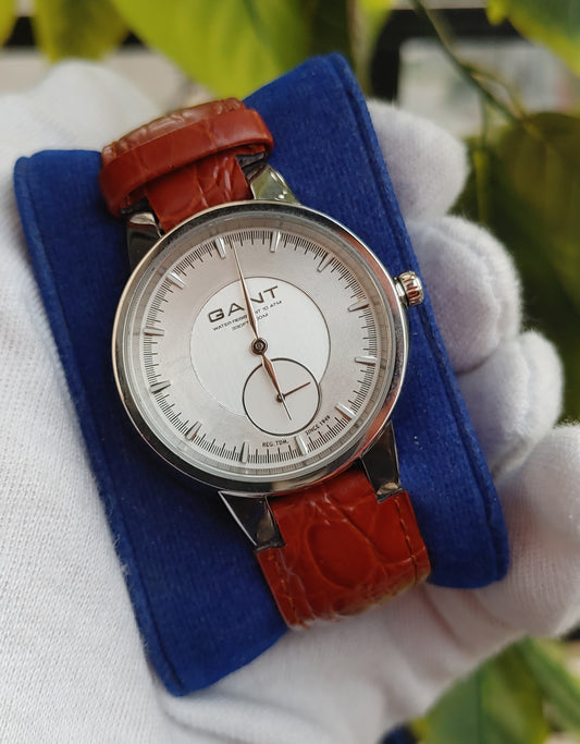 GANT Men's Battery-Powered Quartz Wristwatch – Silver Dark Nrown Strap, Model W70491