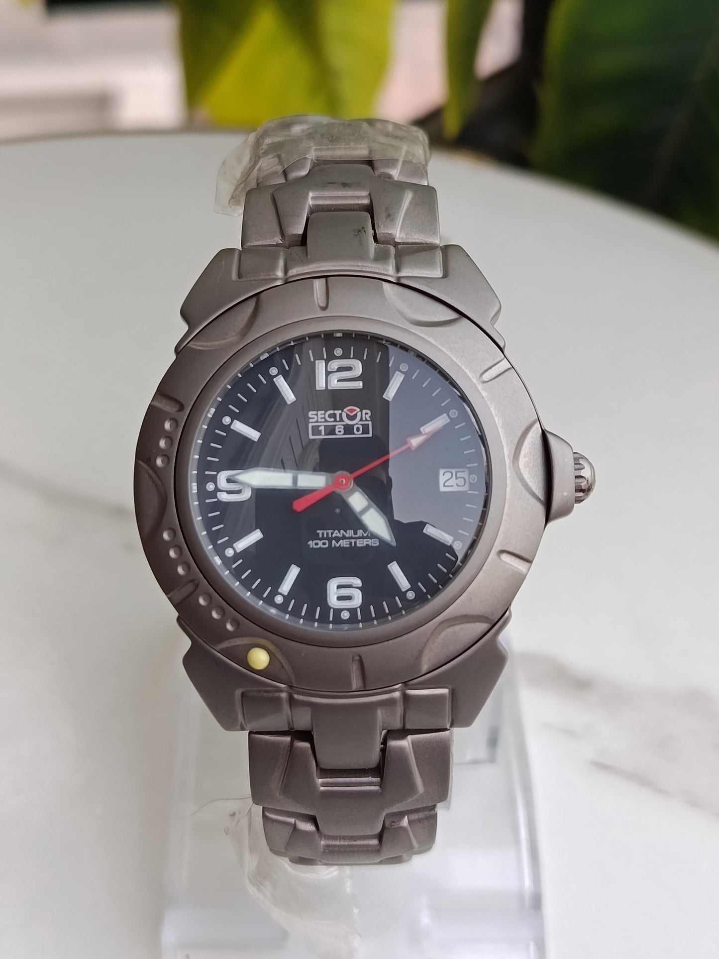 Sector 160 Swiss Titanium Men's Watch - Model 3253160015A Dial Black