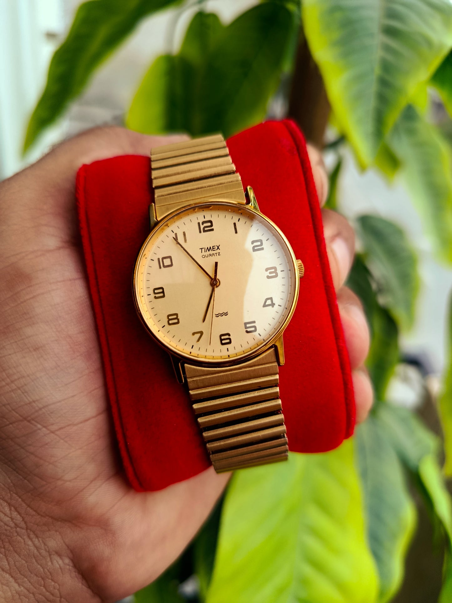 Timex Men’s Gold Tone Round Classic Analog Watch – Elegant Dress Watch