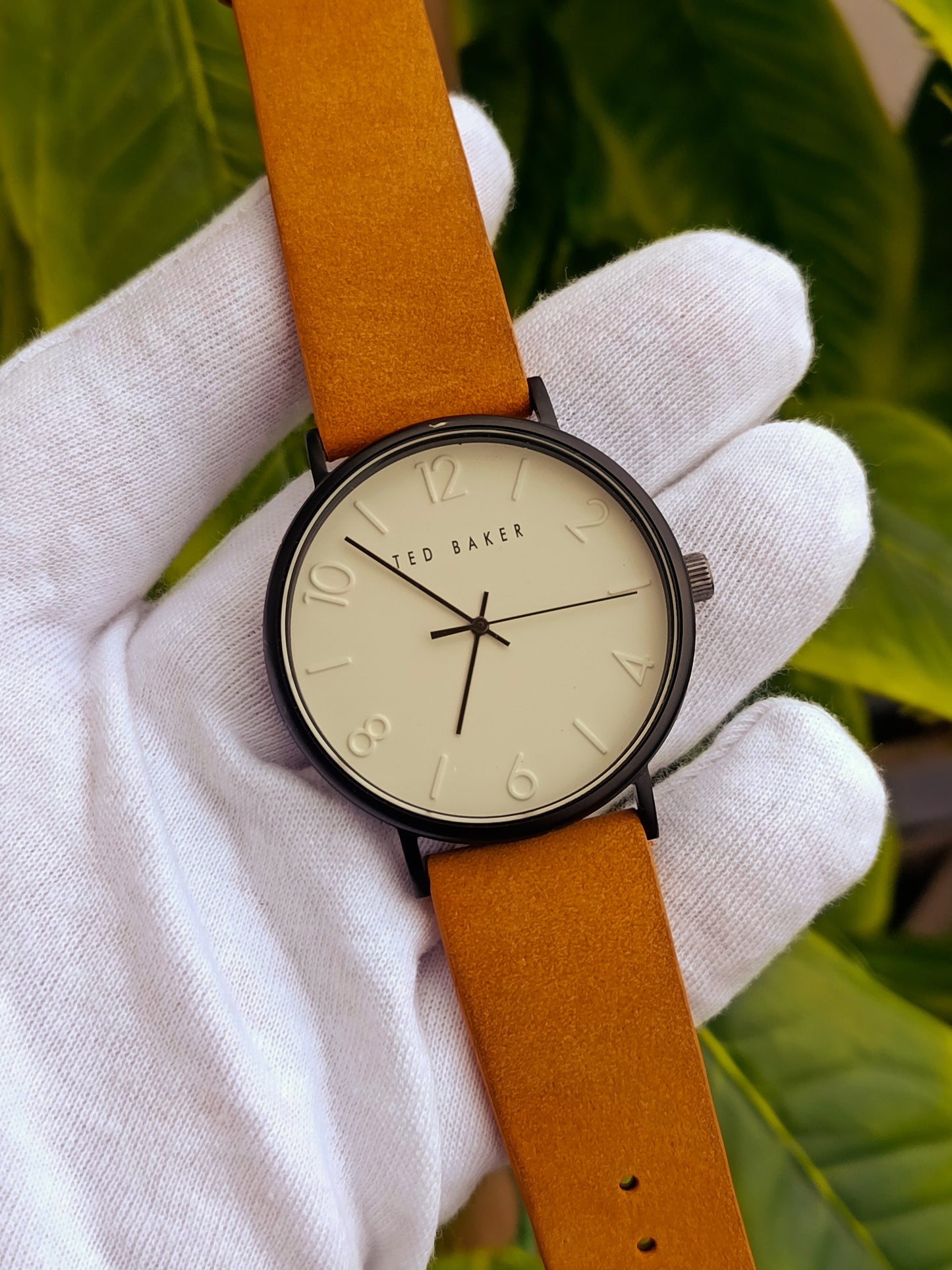 Ted Baker Phylipa BKPPGF110 – Timeless Men's Cream Dial Watch with Elegant Leather Strap