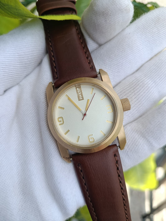 Levis Brown Leather Strap Golden Case Men's Watch