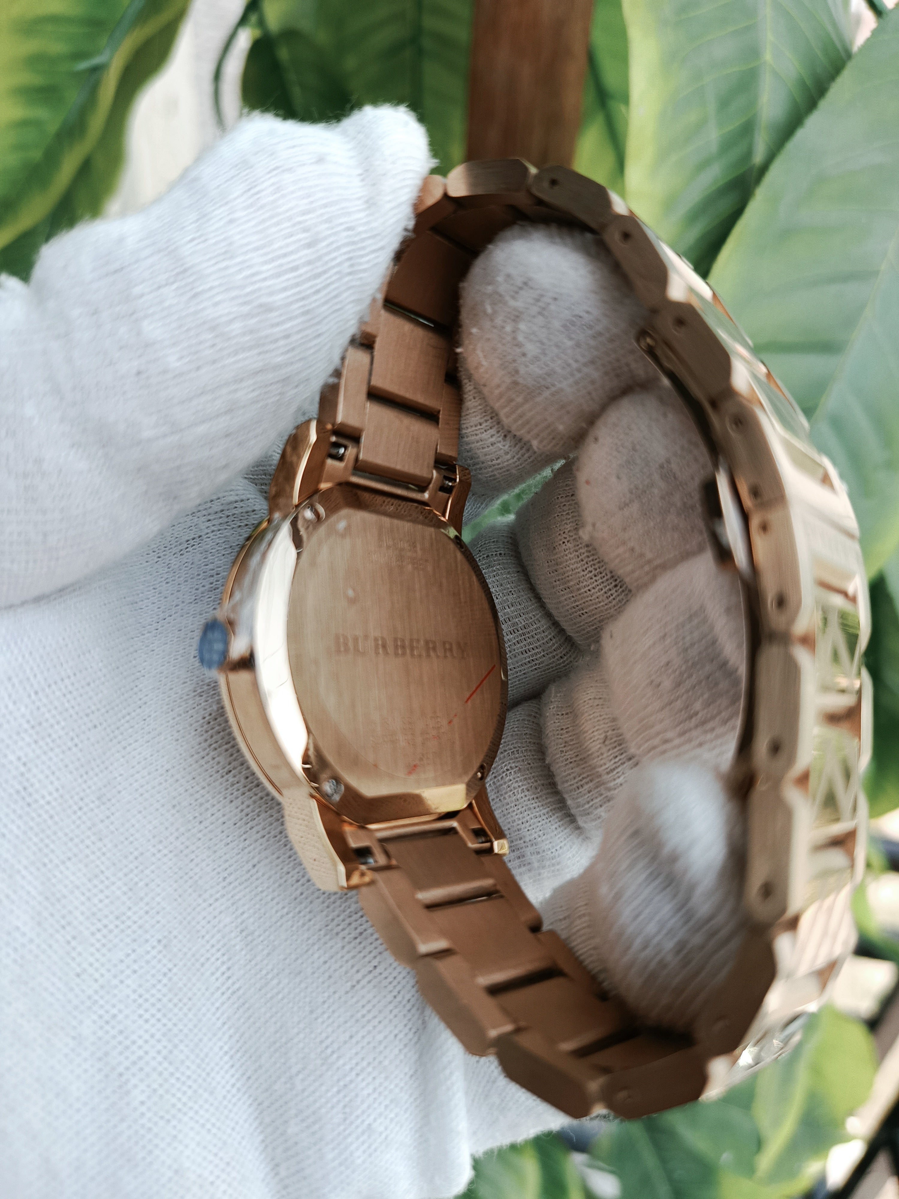 BURBERRY ゴールド 腕時計(クォーツ) BU9038 Burberry The City Gold Dial Gold Steel Strap Watch for Men