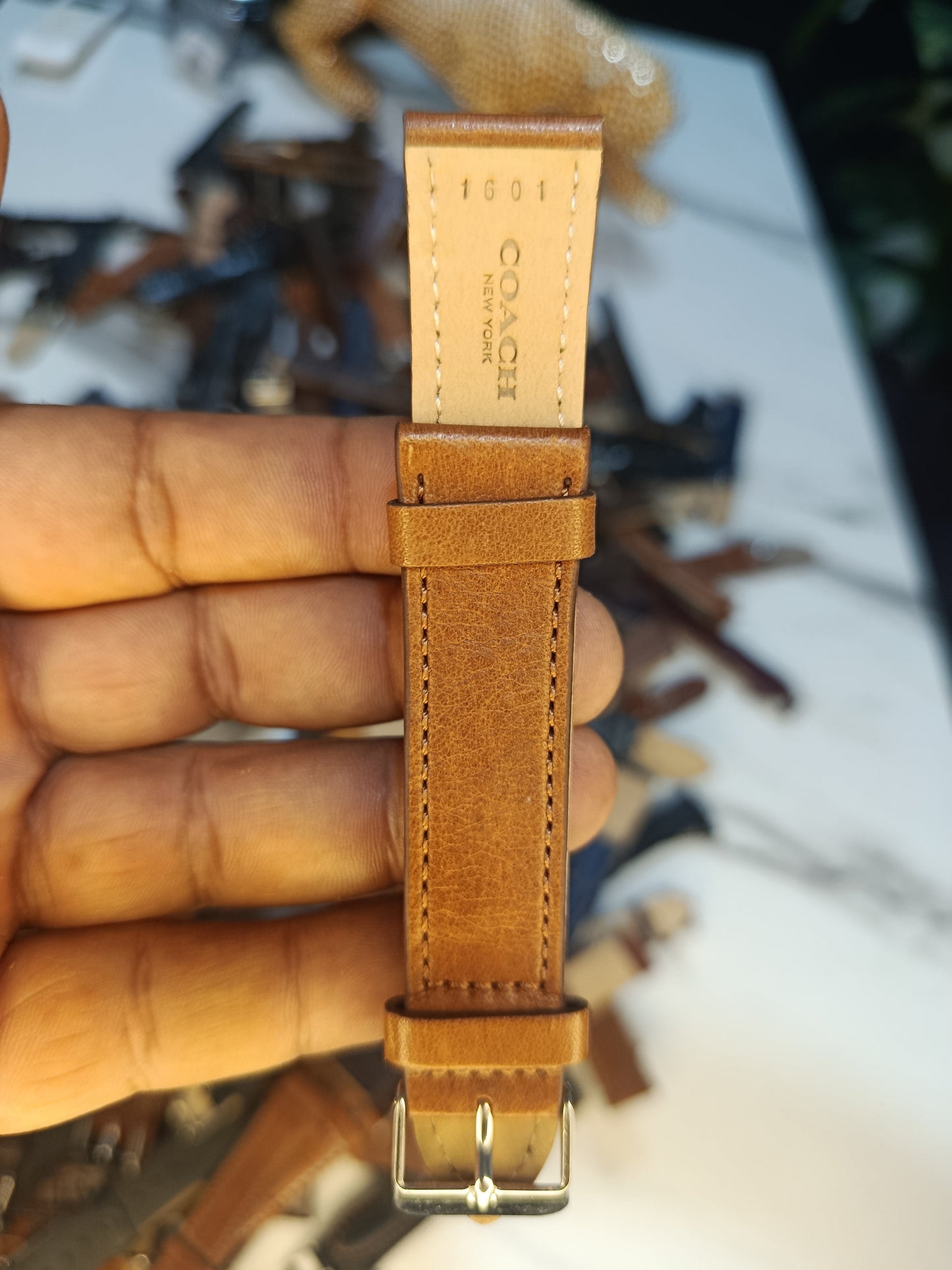 Mix Lot of 50 leather Straps Original And Branded 20-22mm Sizes