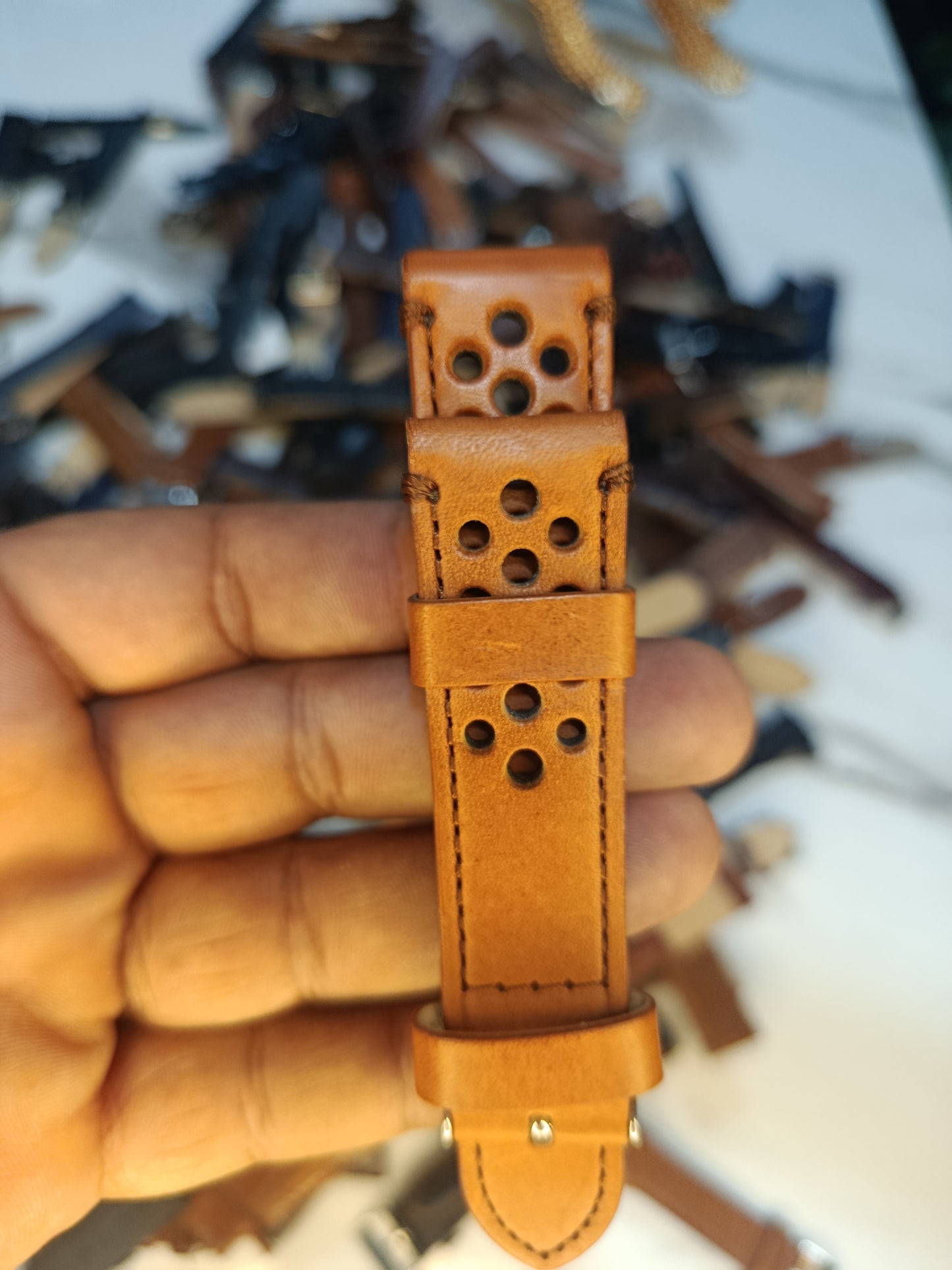 Mix Lot of 50 leather Straps Original And Branded 20-22mm Sizes