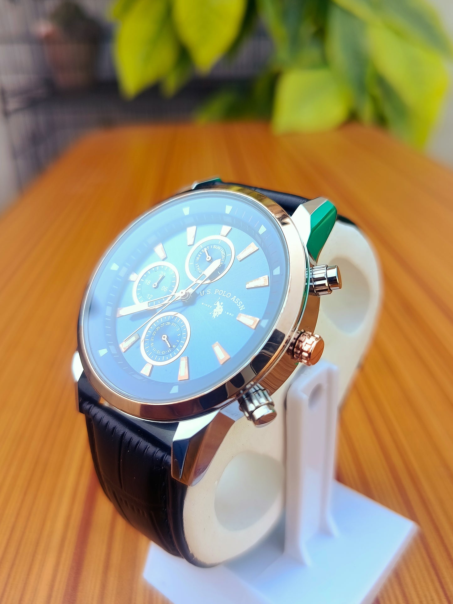 U.S. POLO ASSN. Men’s Analog Watch Black Leather Strap