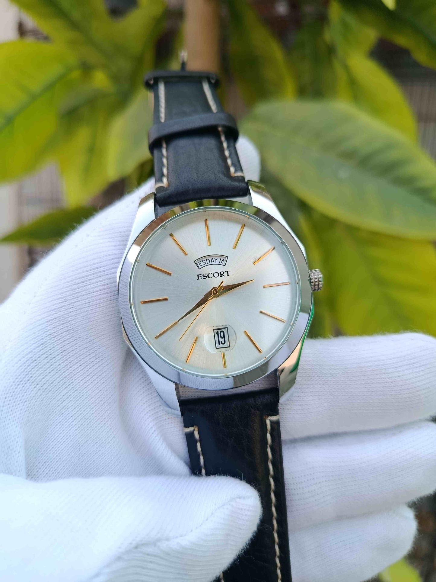 Escort Men's Dat and day Indicator Leather Strap Watch