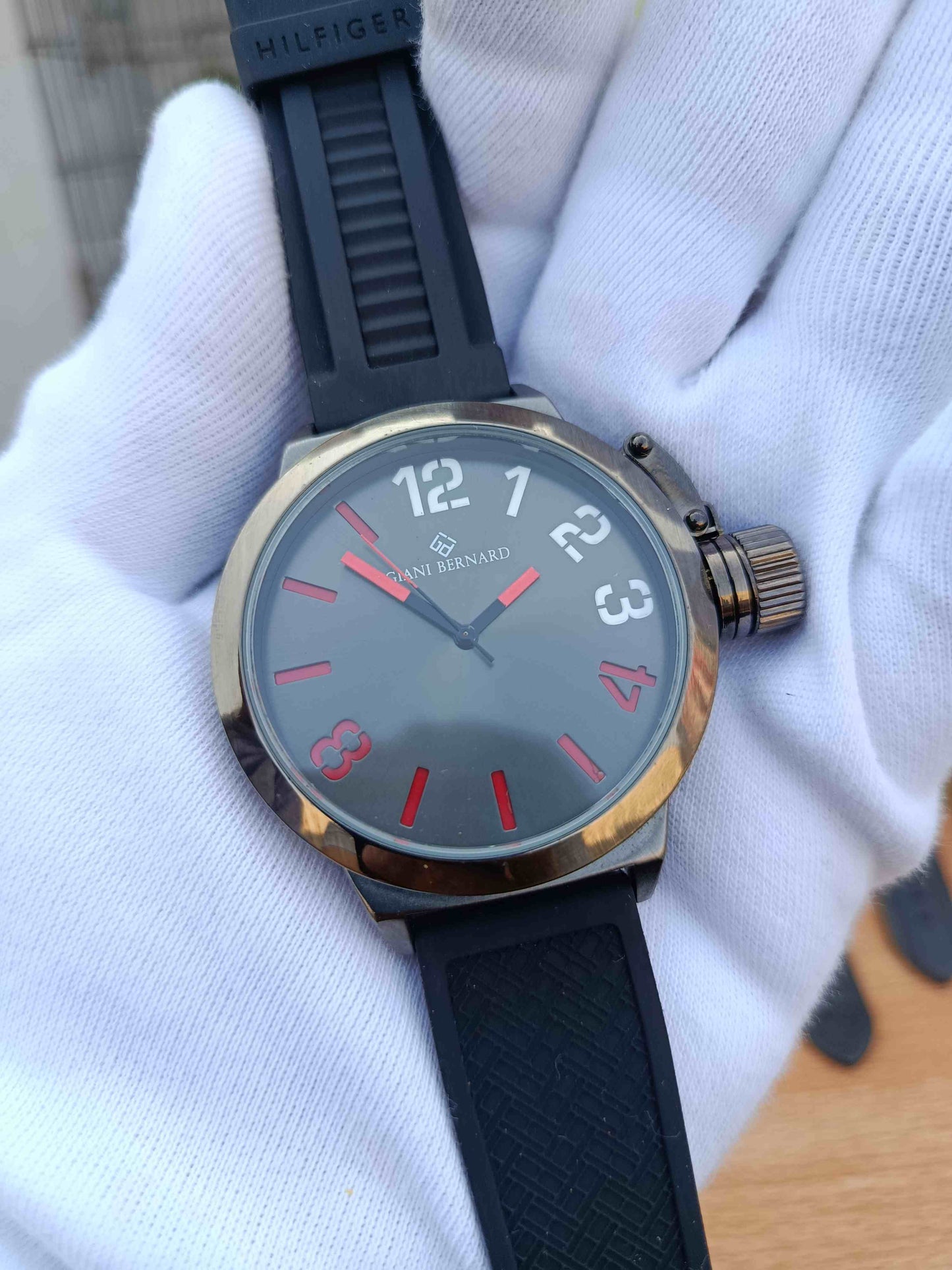 Men Grey Analogue Watch GB-122A – Stylish & Durable Men's Watch