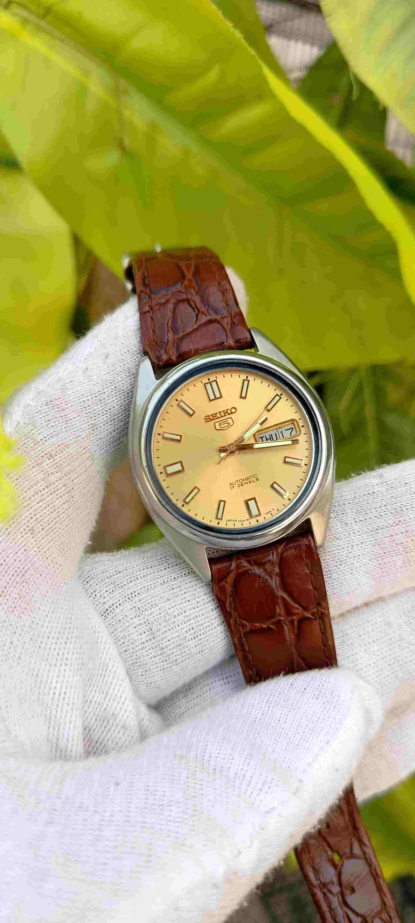 Seiko 5 Automatic 17 Jewels Men's Watch – Champagne Gold Dial, Day-Date, Brown Croco Leather Strap