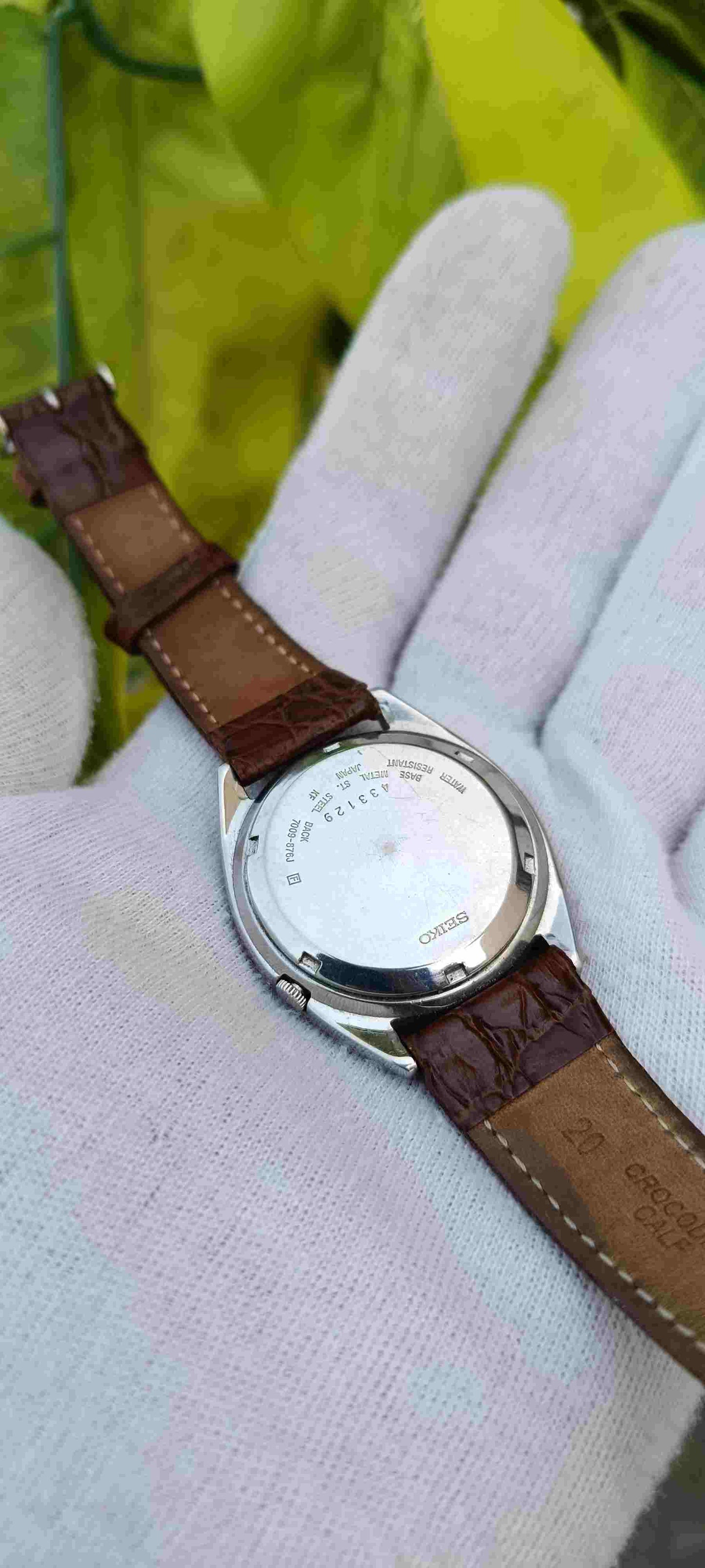 Seiko 5 Automatic 17 Jewels Men's Watch – Champagne Gold Dial, Day-Date, Brown Croco Leather Strap