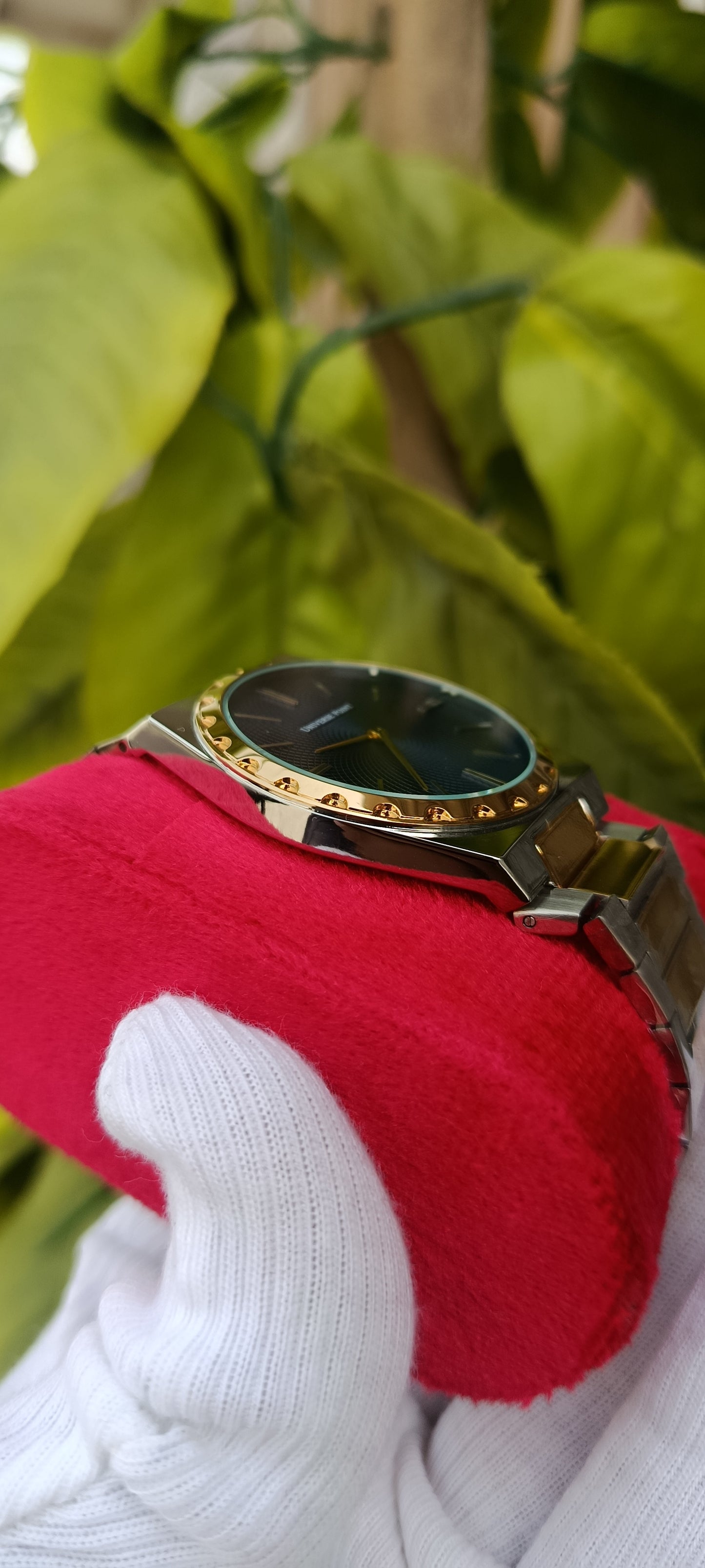 UNIVERSE POINT Two-Tone Blue Dial Stud Bezel Sapphire Watch | Silver & Gold Metal Bracelet