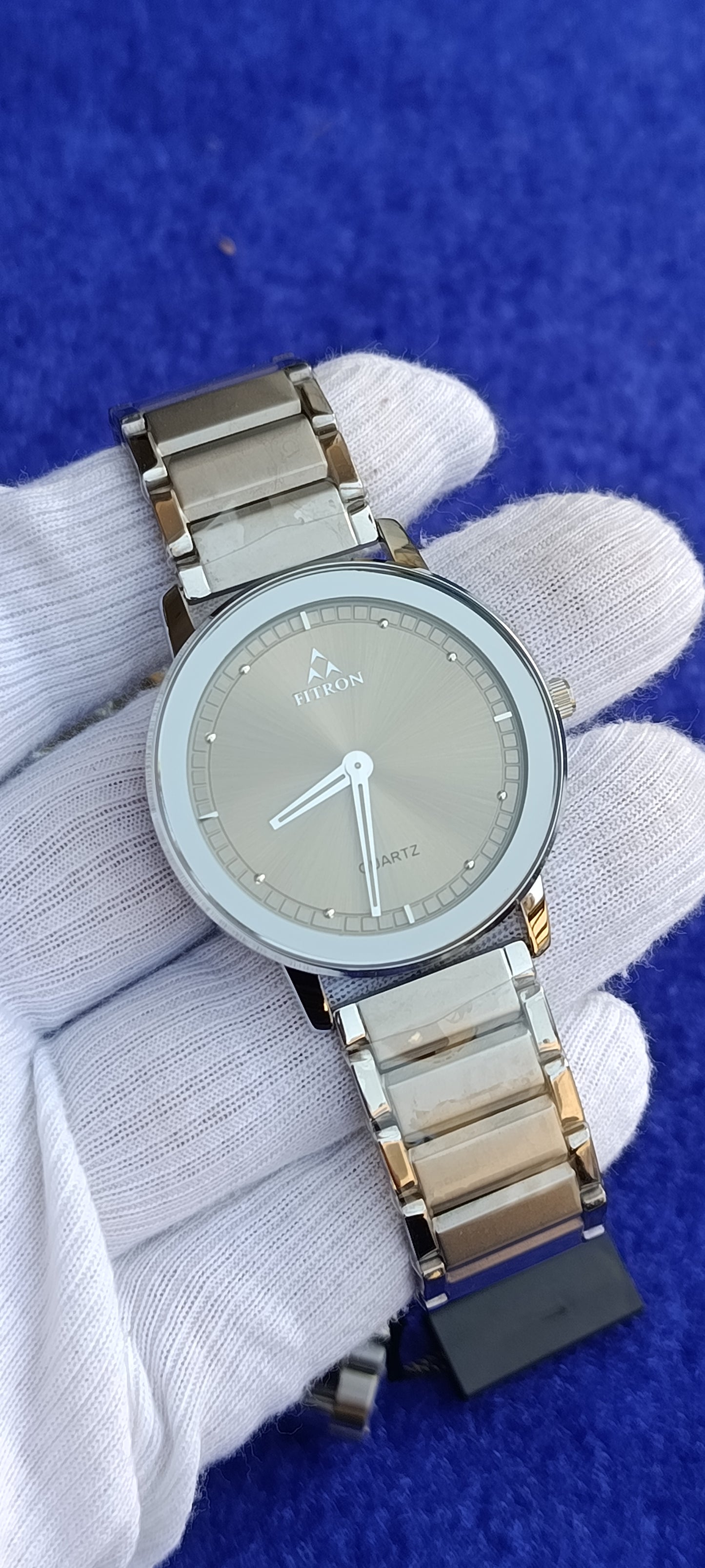 FITRON Quartz Men's Silver Tone Watch – Elegant Black Dial