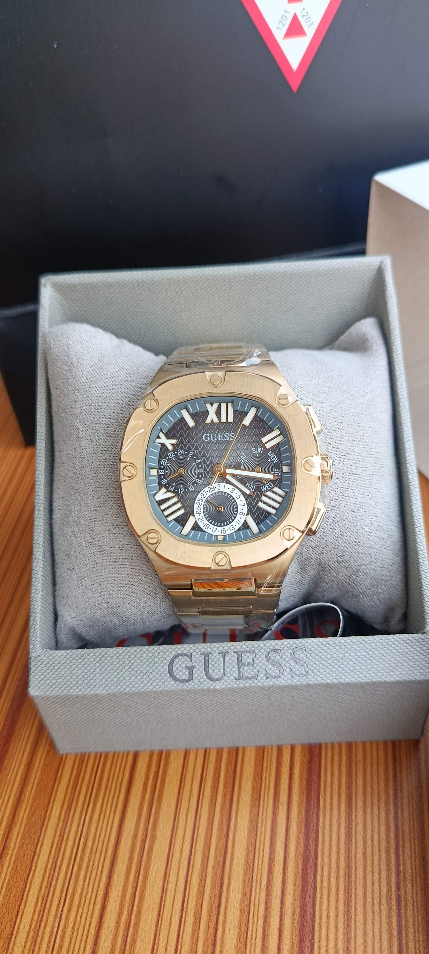 GUESS Headline Men's Gold-Tone Chronograph Look Watch GW0572G2