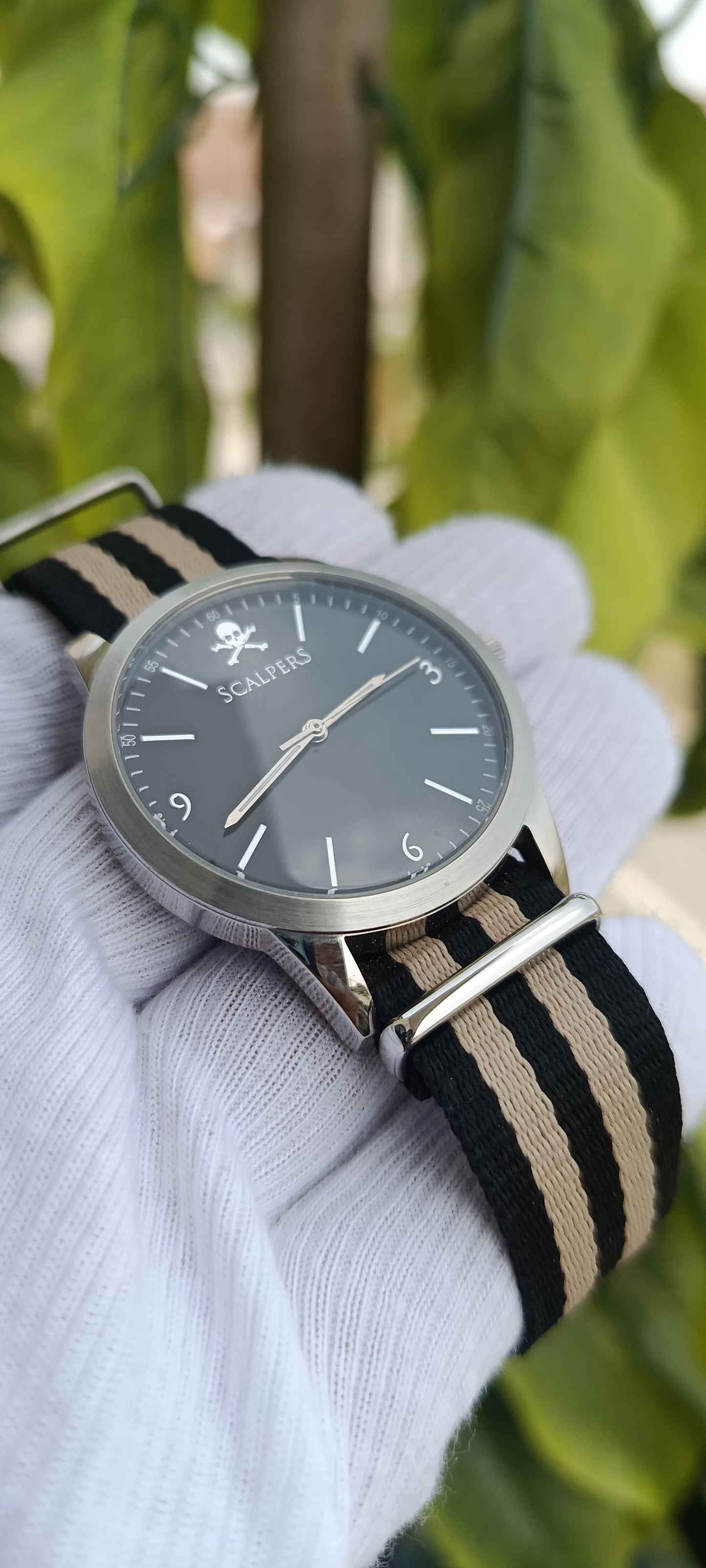 Scalpers Men's Analog Watch – Black Dial with Silver Case & Black-Beige NATO Strap