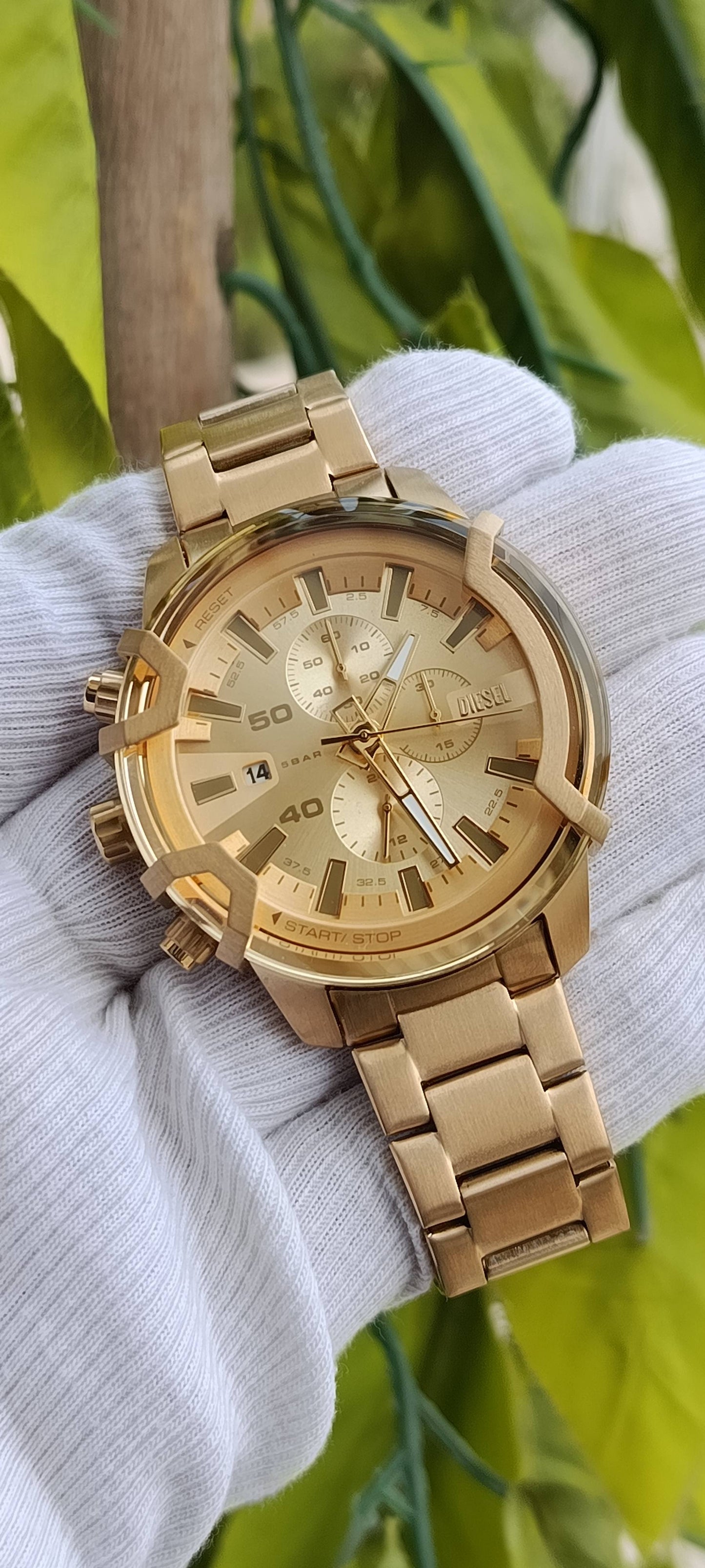 Diesel Griffed Chronograph Men's Watch – Gold-Tone Stainless Steel, Gold Sunray Dial, 48mm (DZ4573)