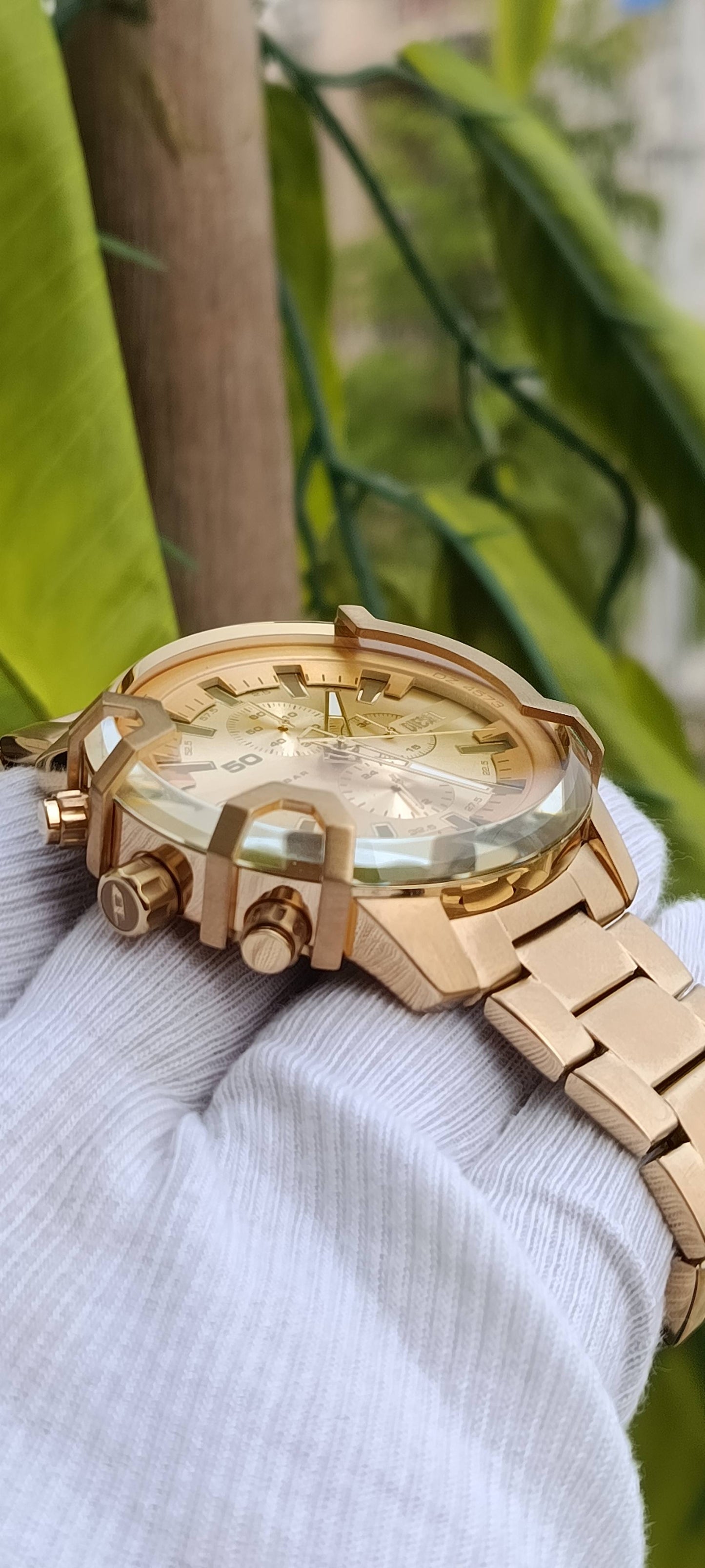 Diesel Griffed Chronograph Men's Watch – Gold-Tone Stainless Steel, Gold Sunray Dial, 48mm (DZ4573)