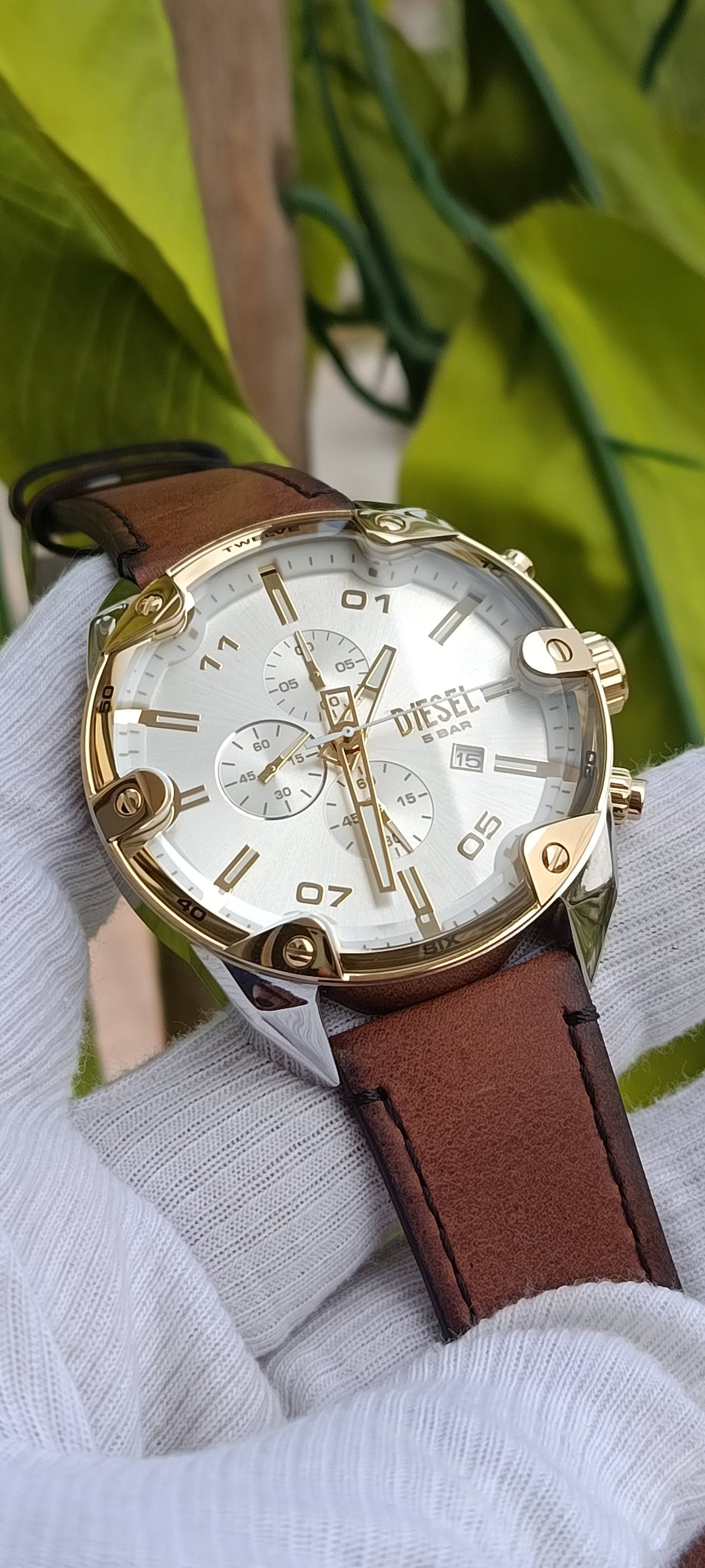 Diesel Spiked Chronograph Men's Watch – Silver Sunray Dial, Brown Leather Strap, 49mm (DZ4665)