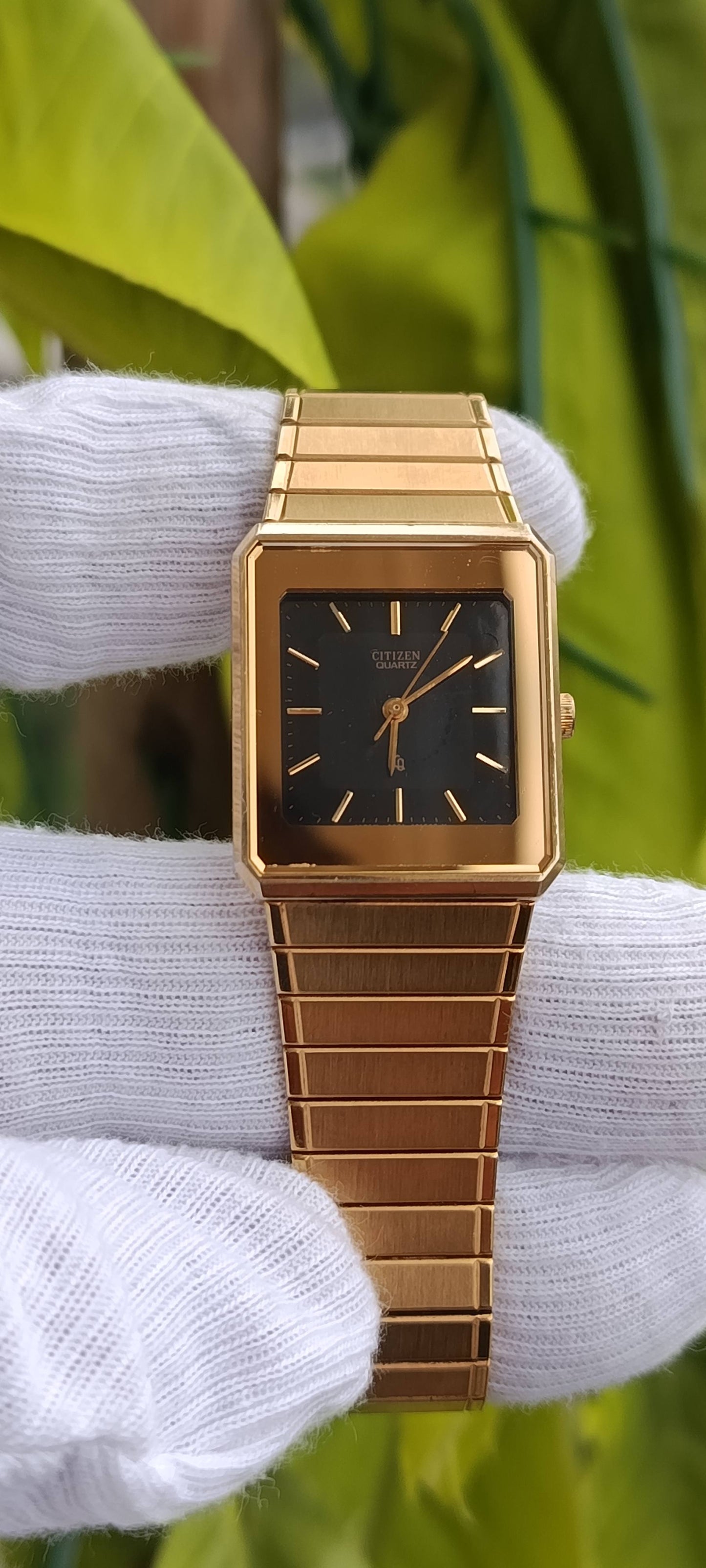 Vintage Citizen Quartz Men's Watch – Gold Tone Rectangular Case, Black Dial Unisex