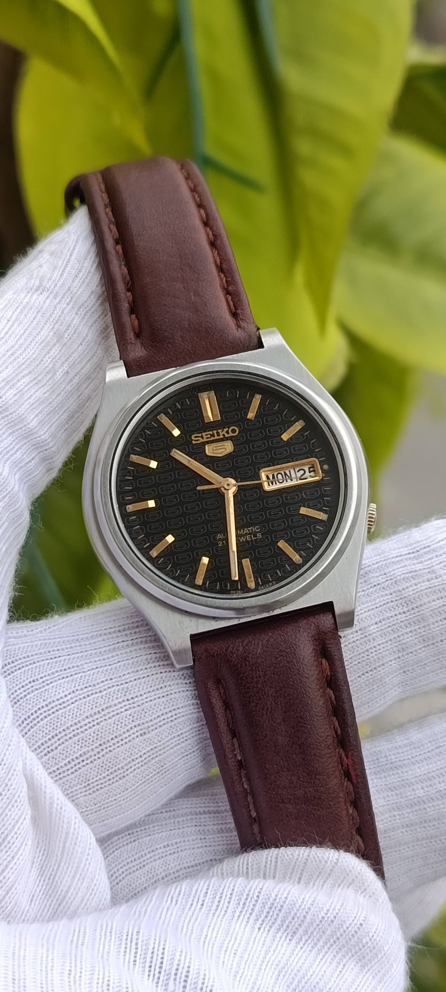 Vintage Seiko 5 Automatic Men's Watch – Black Patterned Dial, Day/Date, Brown Leather Strap