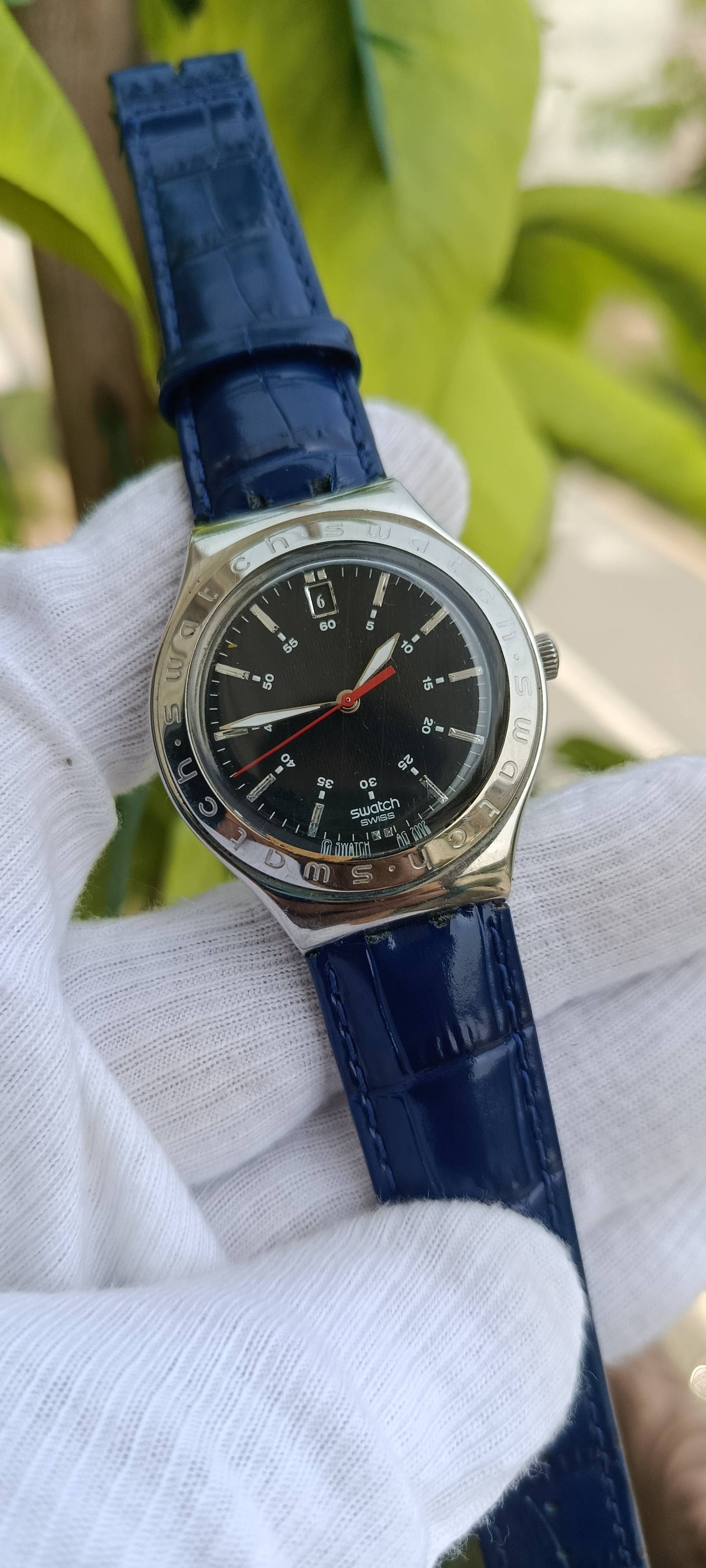 Vintage Swatch Irony Men's Watch – Black Dial, Red Second Hand, Blue Croc-Embossed Leather Strap, Swiss Made