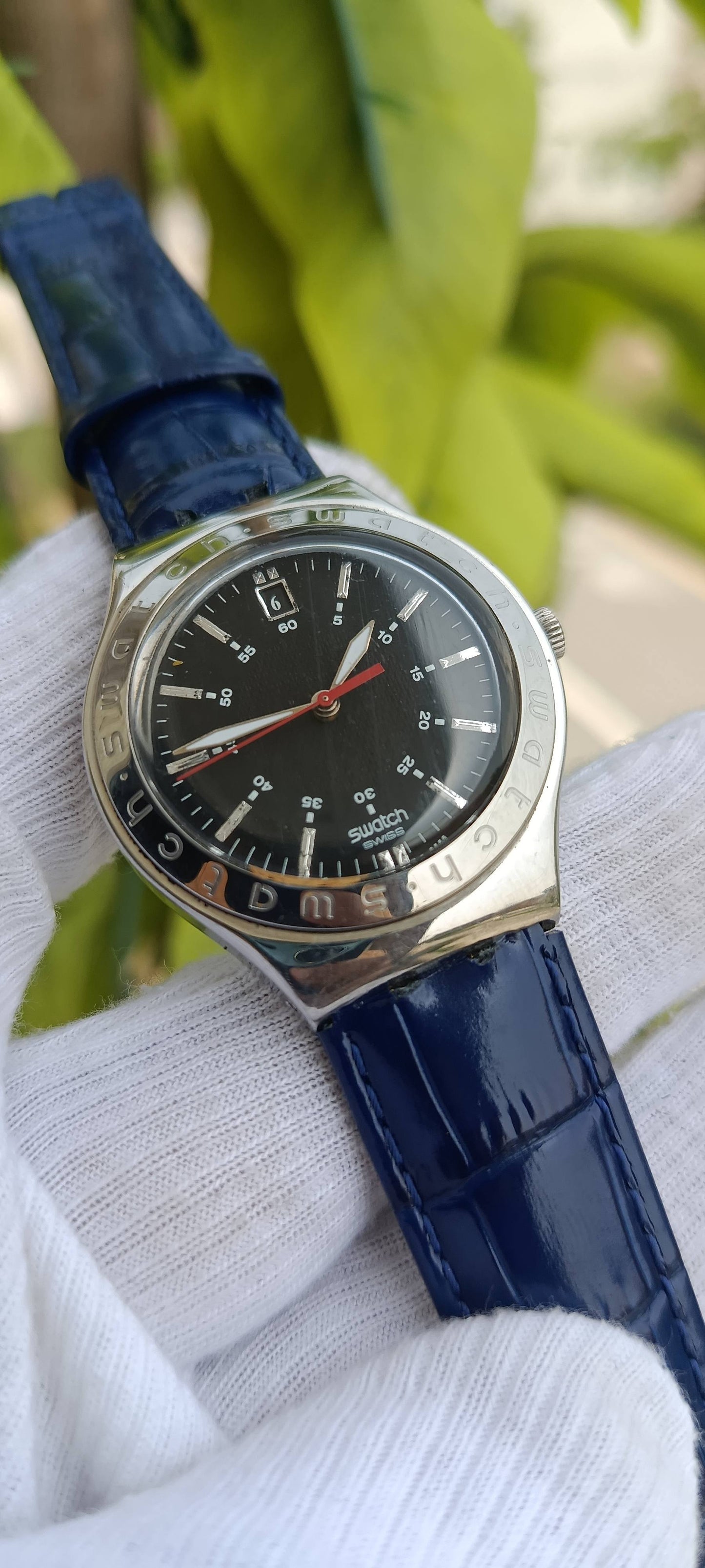 Vintage Swatch Irony Men's Watch – Black Dial, Red Second Hand, Blue Croc-Embossed Leather Strap, Swiss Made