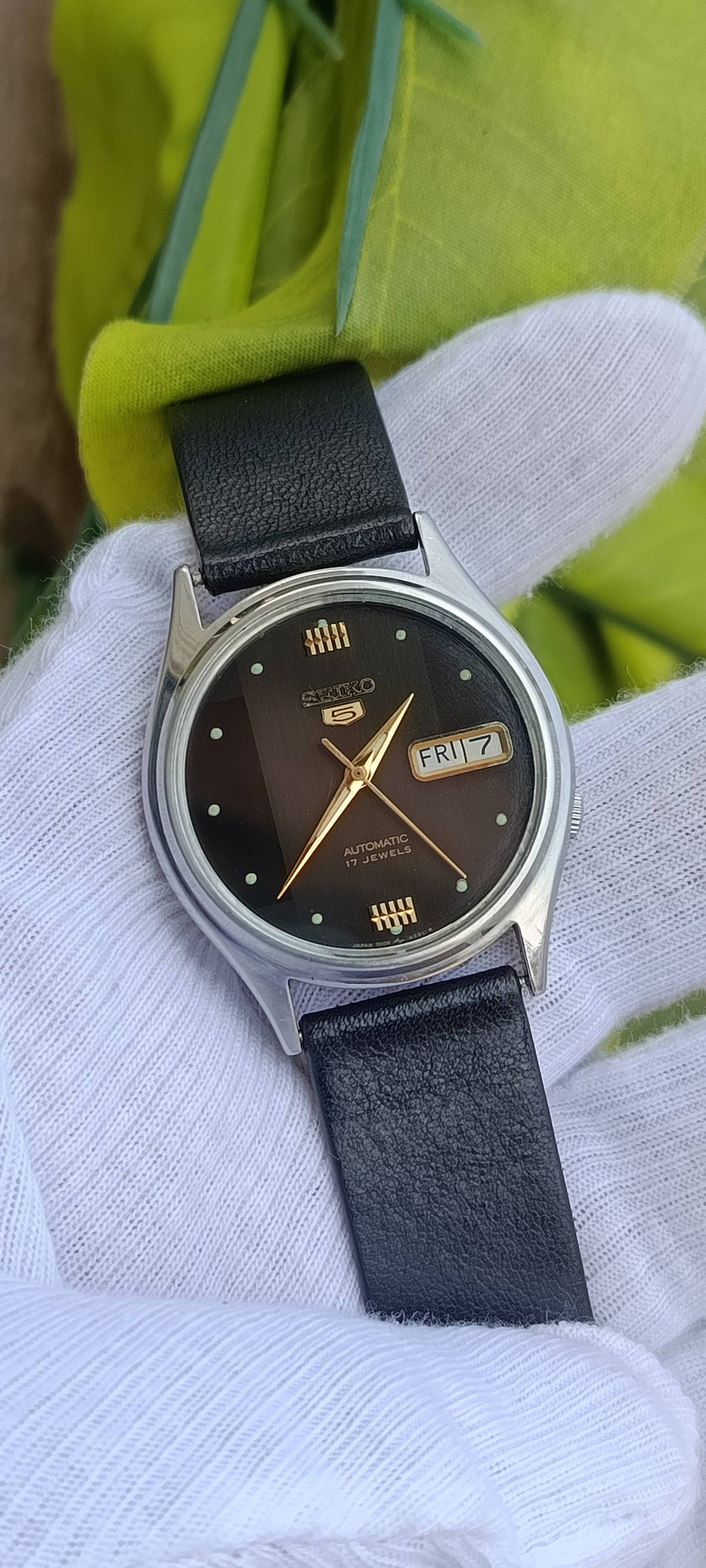 Vintage Seiko 5 Automatic Men's Watch – Brown Dial, Day/Date, 17 Jewels