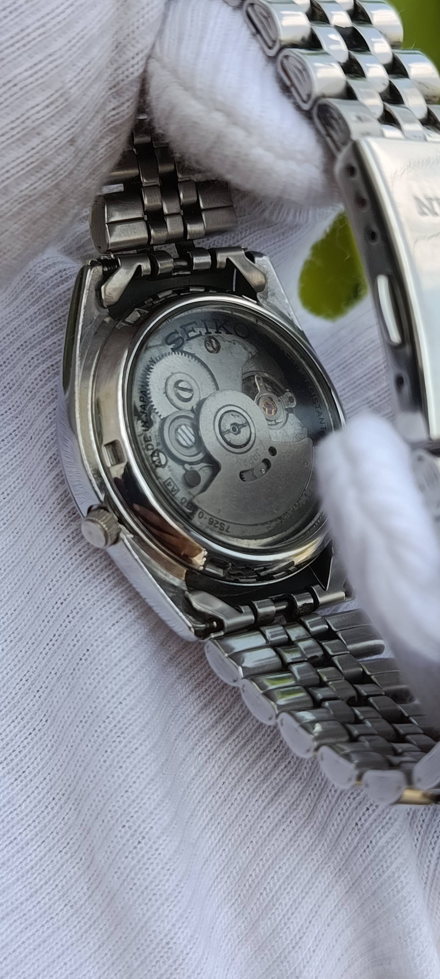 Vintage Seiko 5 Automatic Watch | White Dial | Rectangular Baton Markers | Day-Date Function | 21 Jewels | Exhibition-Style Case Back | Ref. 7S26-0972 | Stainless Steel Jubilee-Style Bracelet