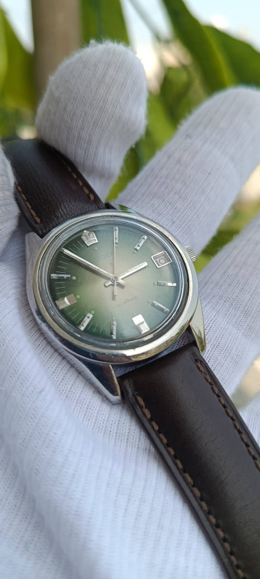 Vintage Citizen Watch | Green Sunburst Gradient Dial | Applied Diamond-Cut Markers | Date Function | 21 Jewels | Stainless Steel Case | Ref. 63-1019 | Brown Leather Strap