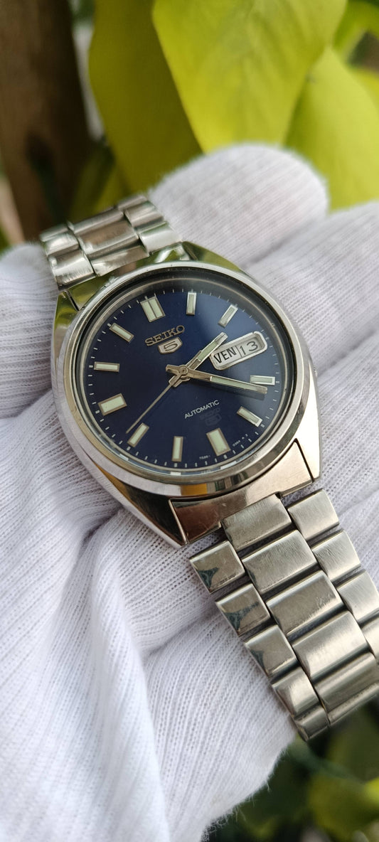 Vintage Seiko 5 Automatic Watch | Blue Dial | Day-Date | Stainless Steel Bracelet | Made in Japan