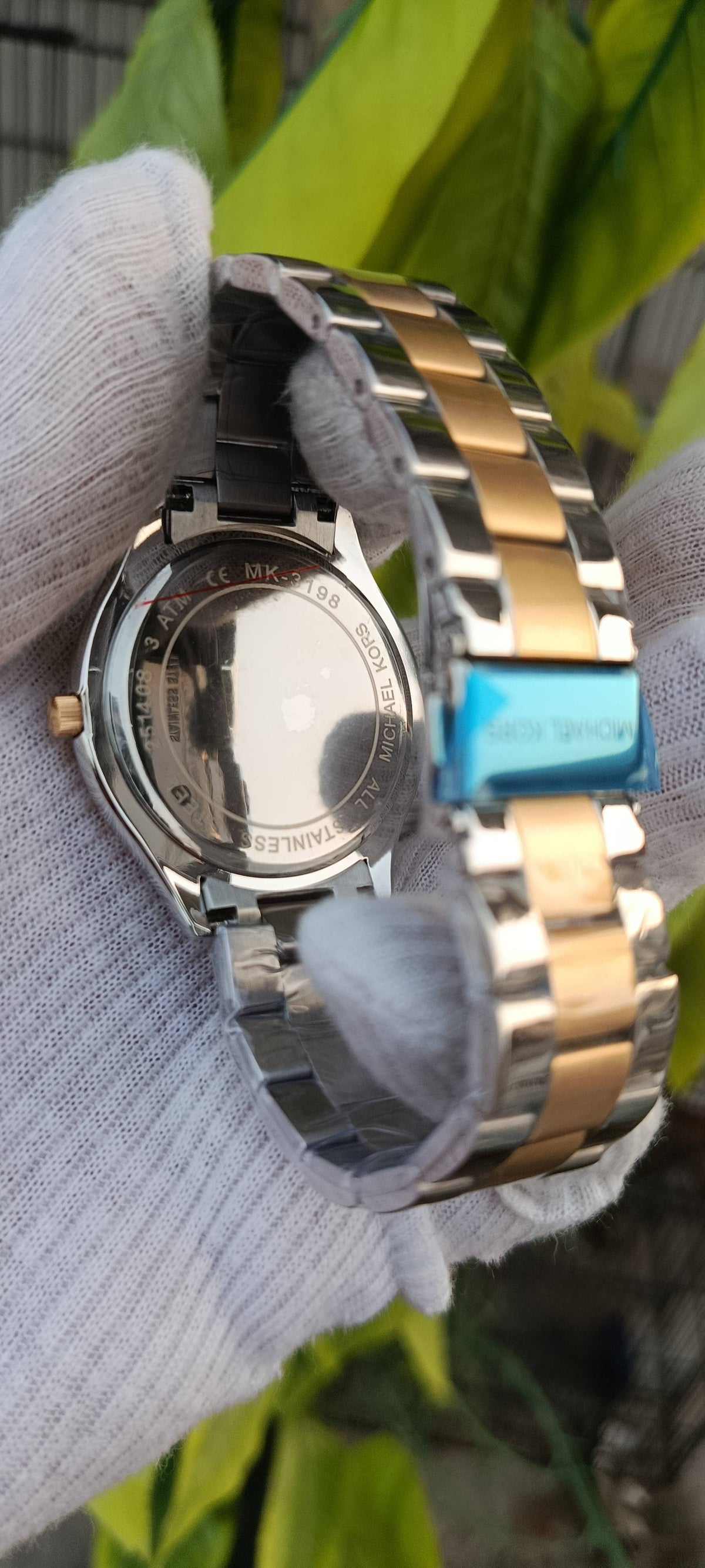 Michael Kors Slim Runway Watch – White Dial, Two-Tone Silver & Gold, Unisex