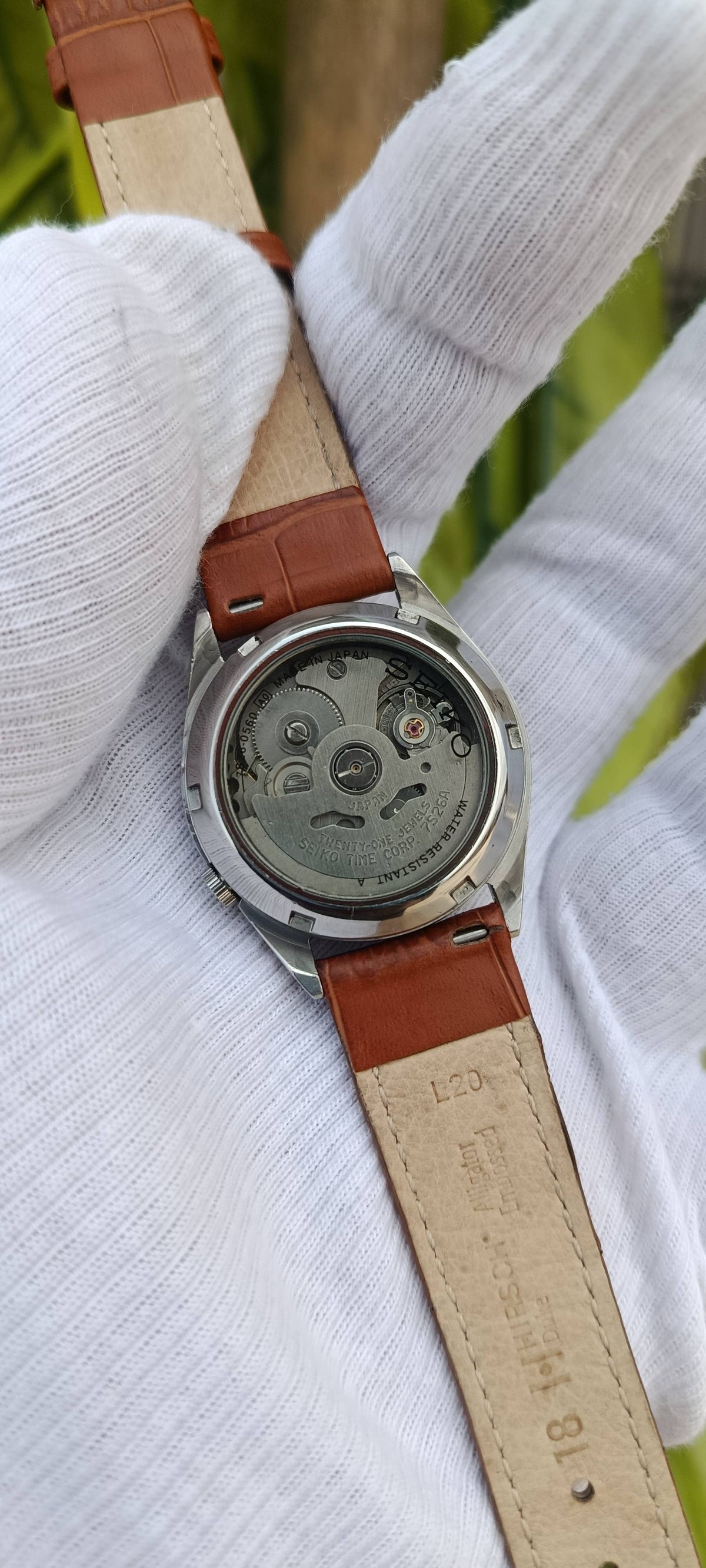 Seiko 5 Automatic 21 Jewels – Gold Sunburst Dial, Day-Date, Made in Japan