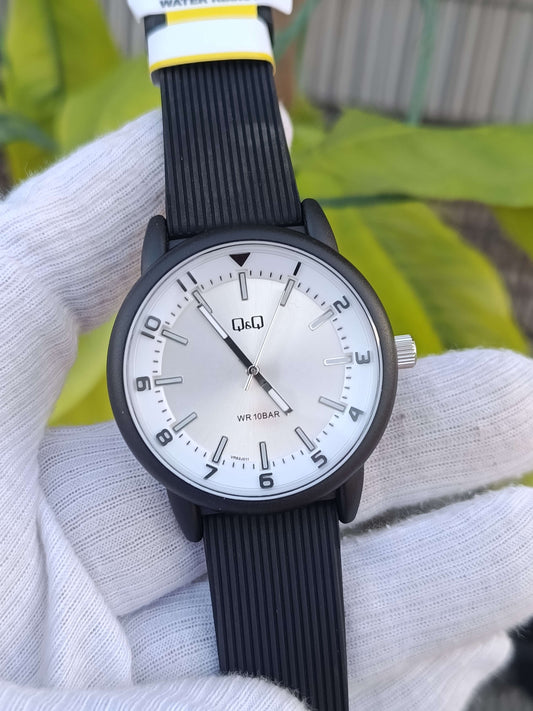 Q&Q Men's Analog Quartz Watch – Black Resin Case & Ribbed Strap