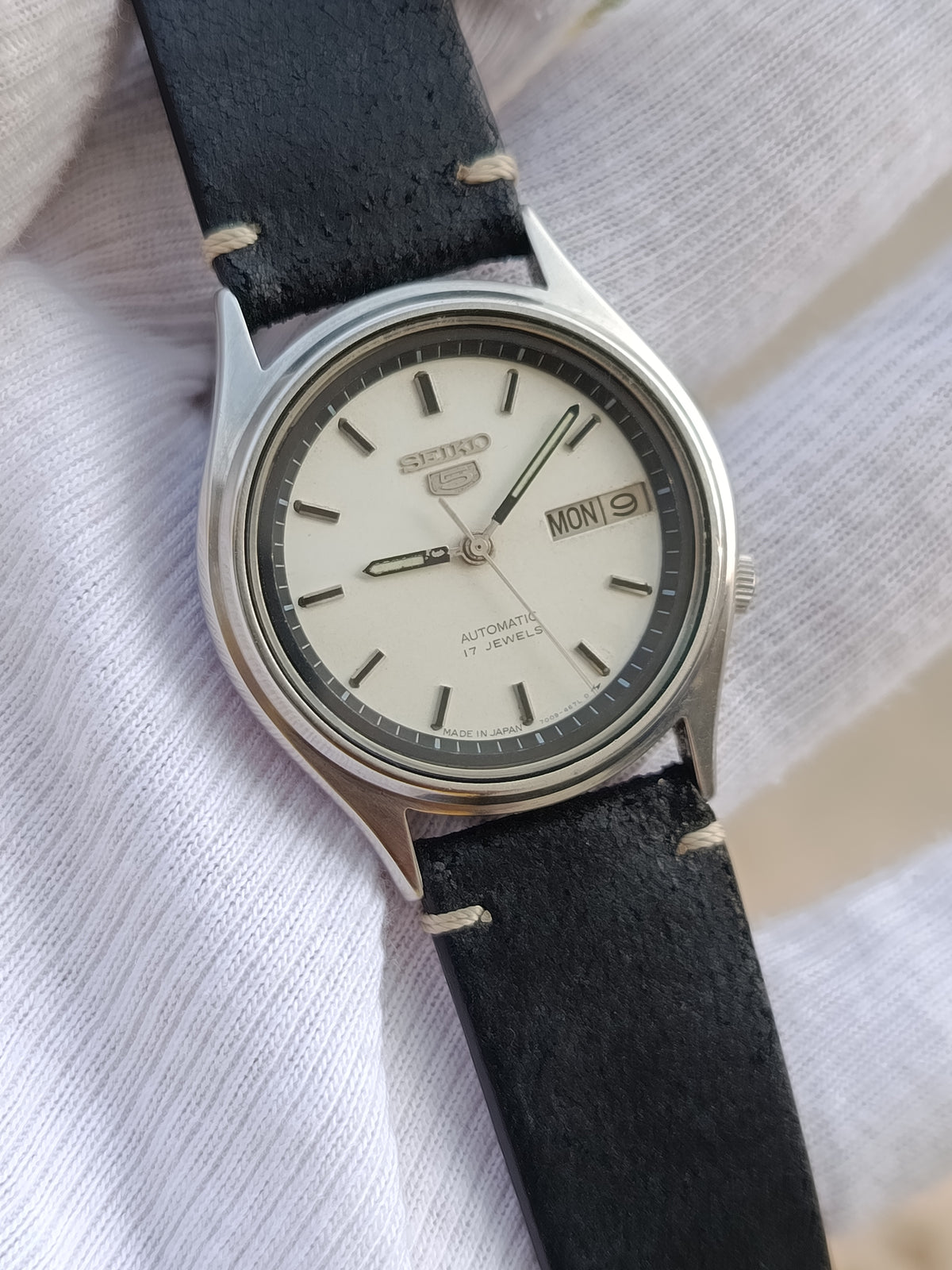 Seiko 5 7009-3100 Automatic Men's Watch – Day-Date Display