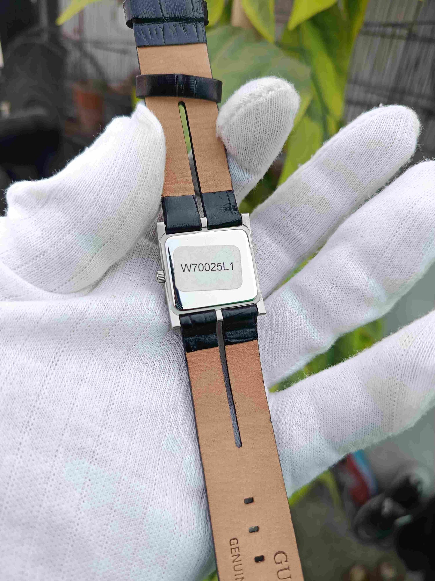 Guess Studded Women’s Watch (W70025L1)