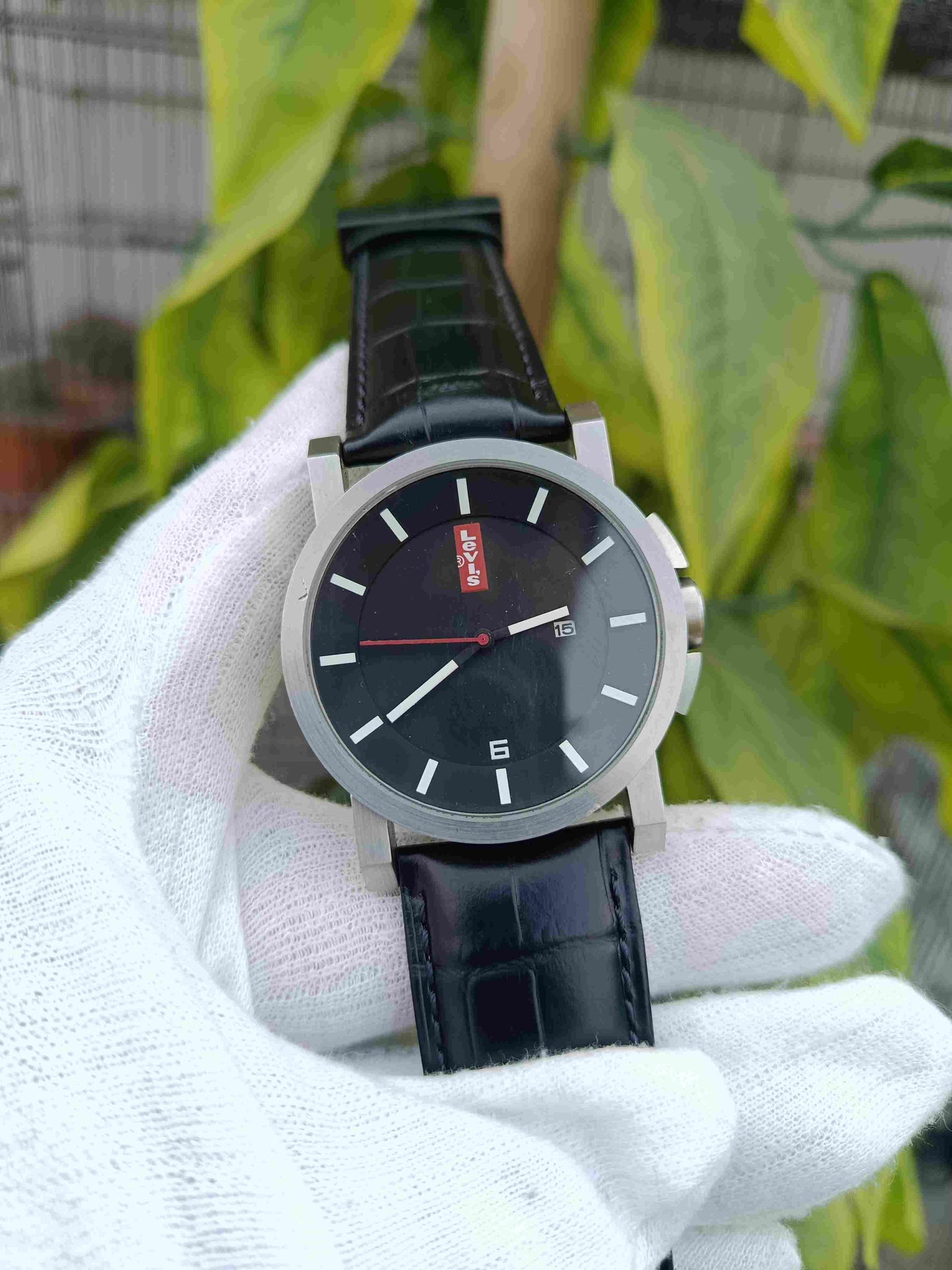 Levi’s Men’s Analog Watch Black Dial with Black Leather Strap