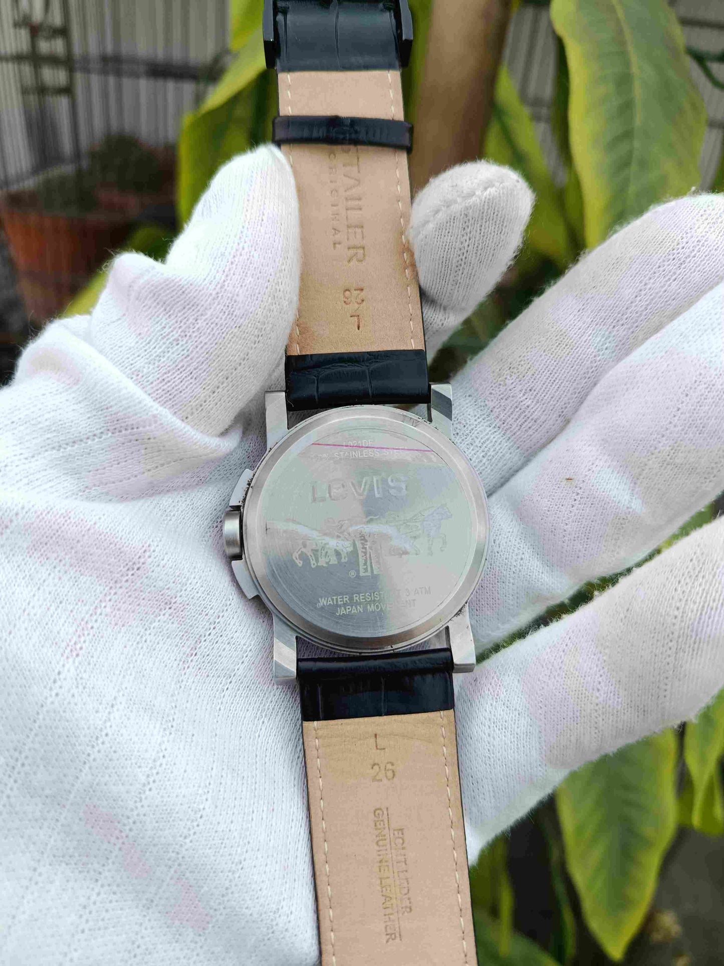 Levi’s Men’s Analog Watch Black Dial with Black Leather Strap