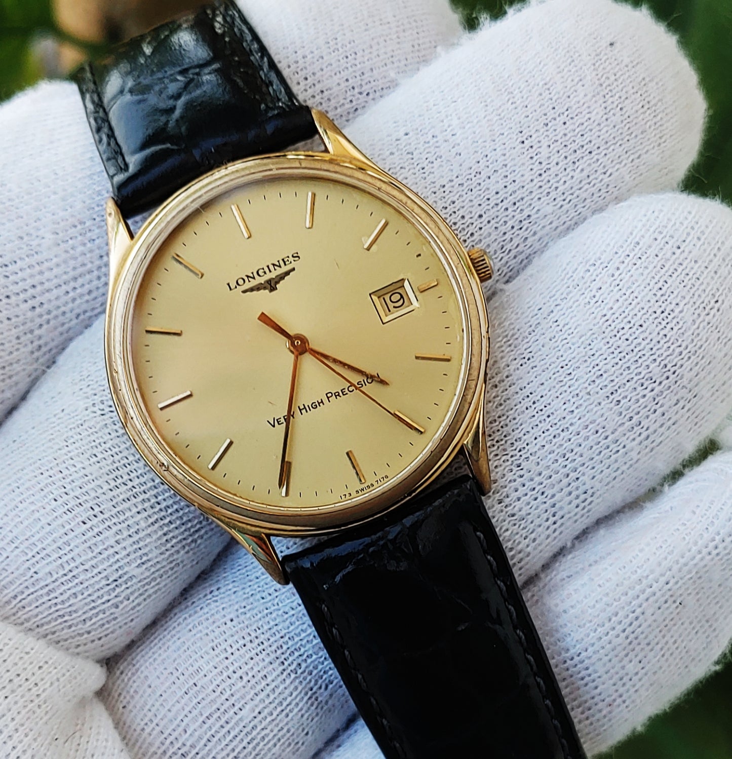 Longines Les Grandes Classiques V.H.P. Quartz – Ultimate Precision & Timeless Elegance