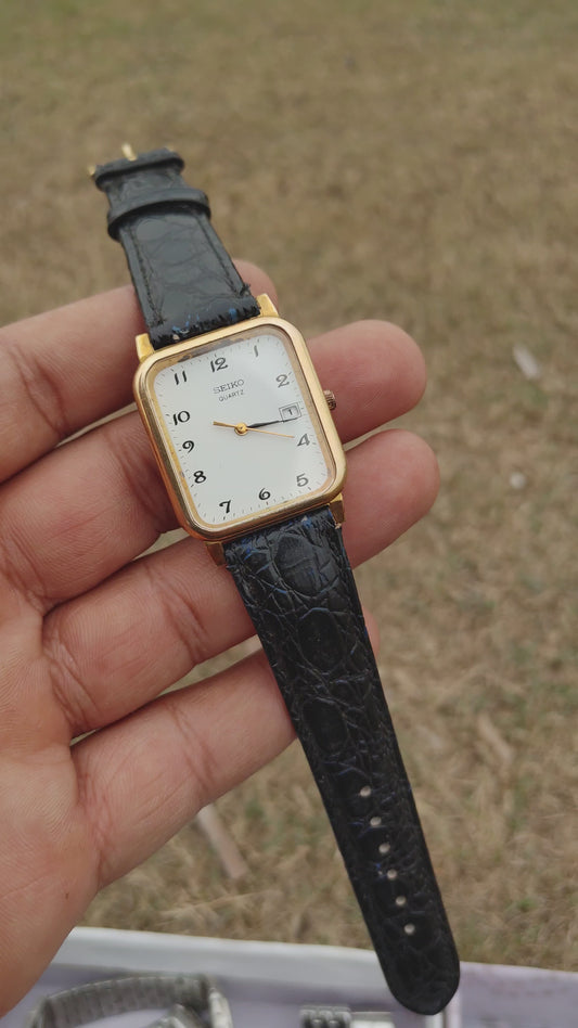 Seiko Vintage Square 90s Wrist Watch with Original Strap Golden Case leather Strap